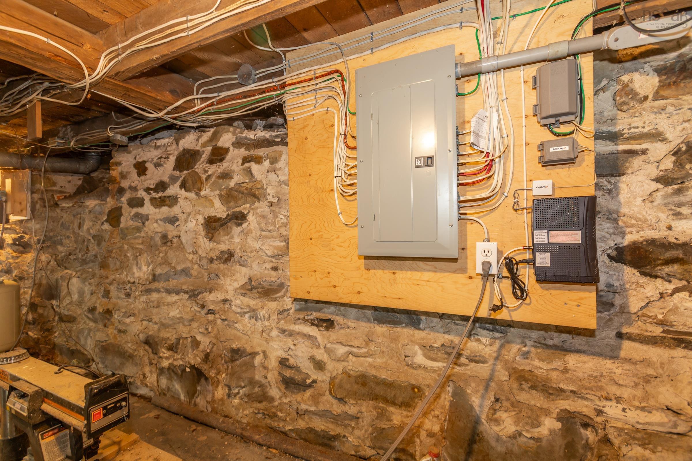 $279,000.00: 7498 Highway 340, Weymouth