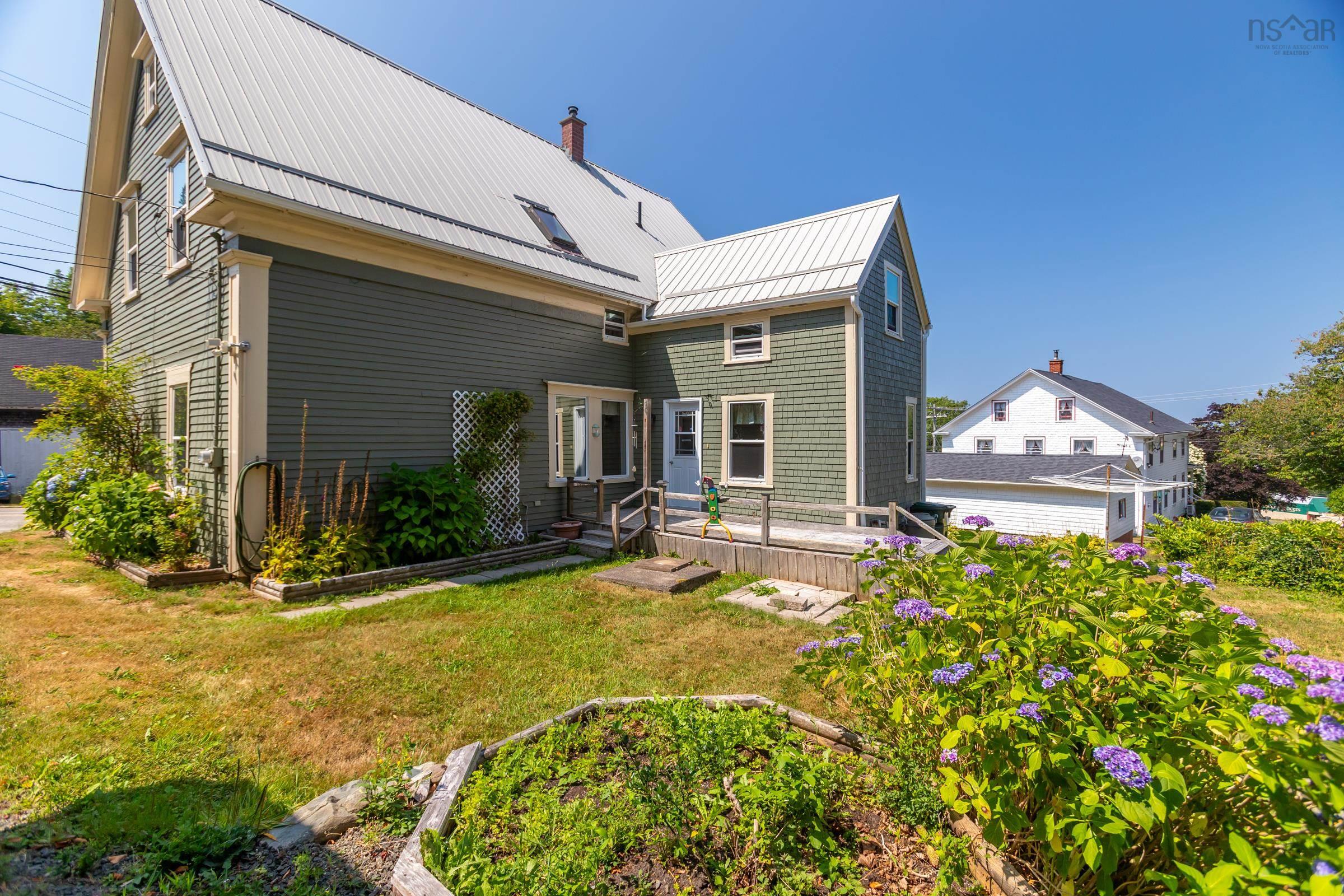 $279,000.00: 7498 Highway 340, Weymouth