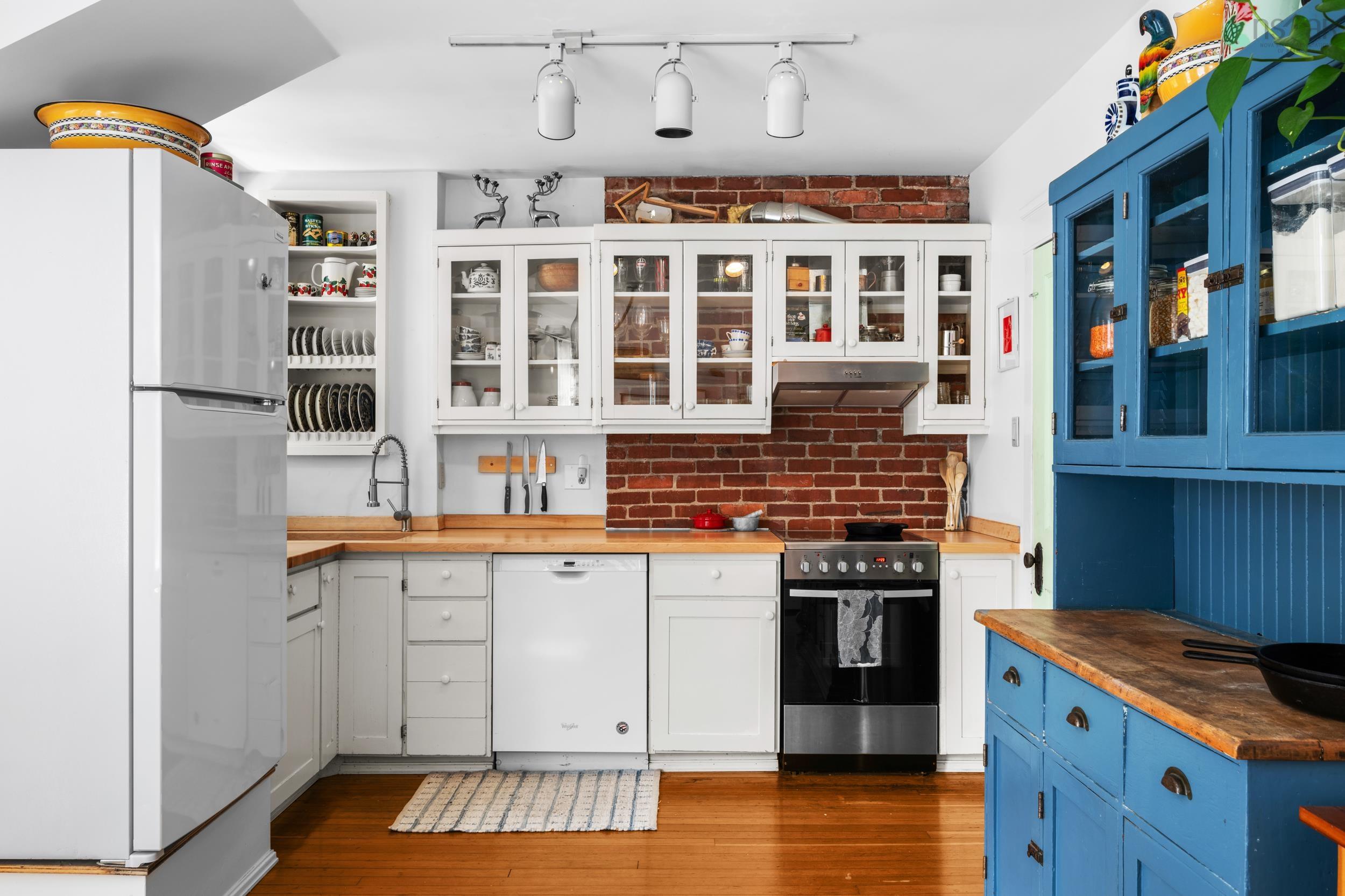 $629,900.00: 5520 Stanley Place, Halifax