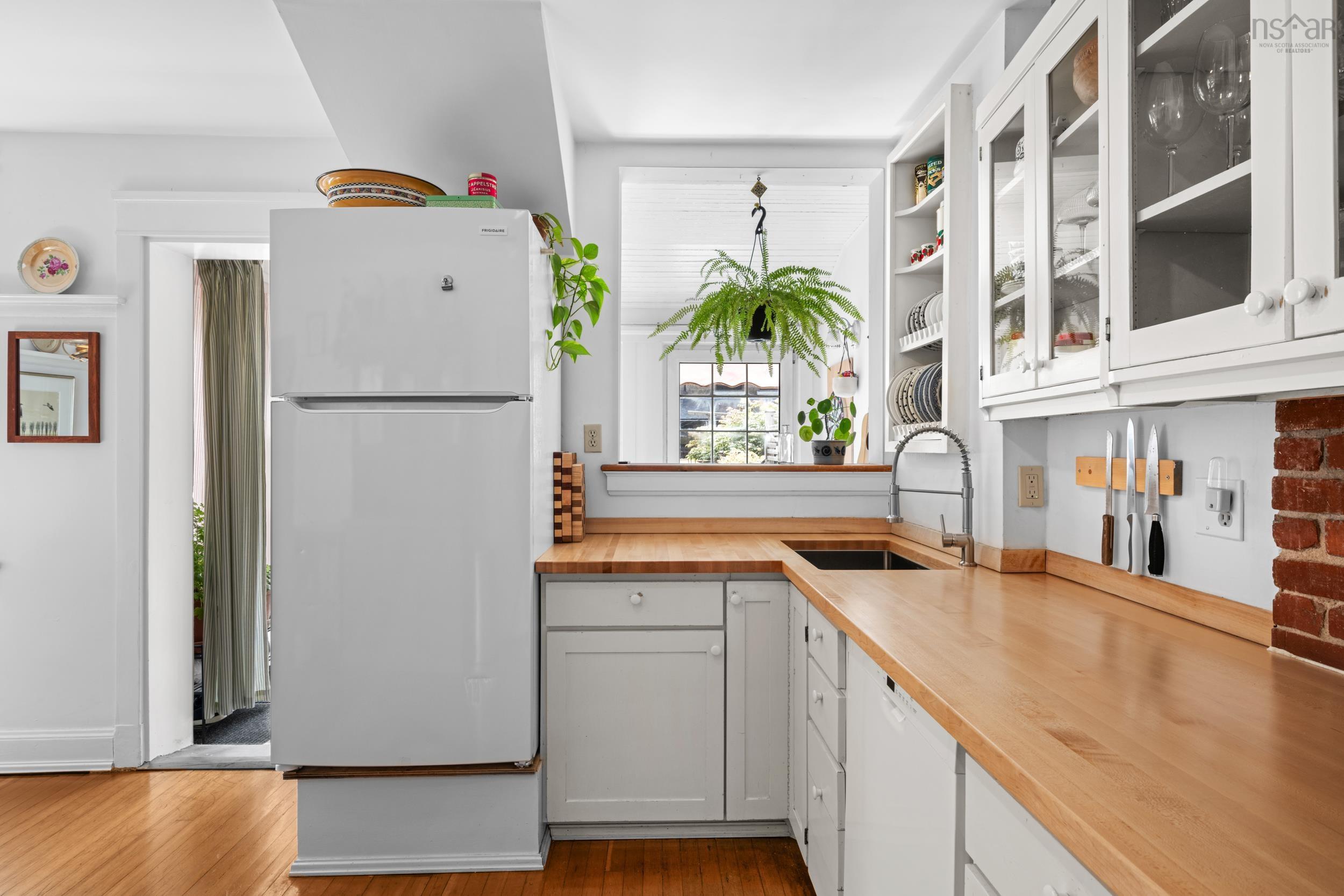 $629,900.00: 5520 Stanley Place, Halifax