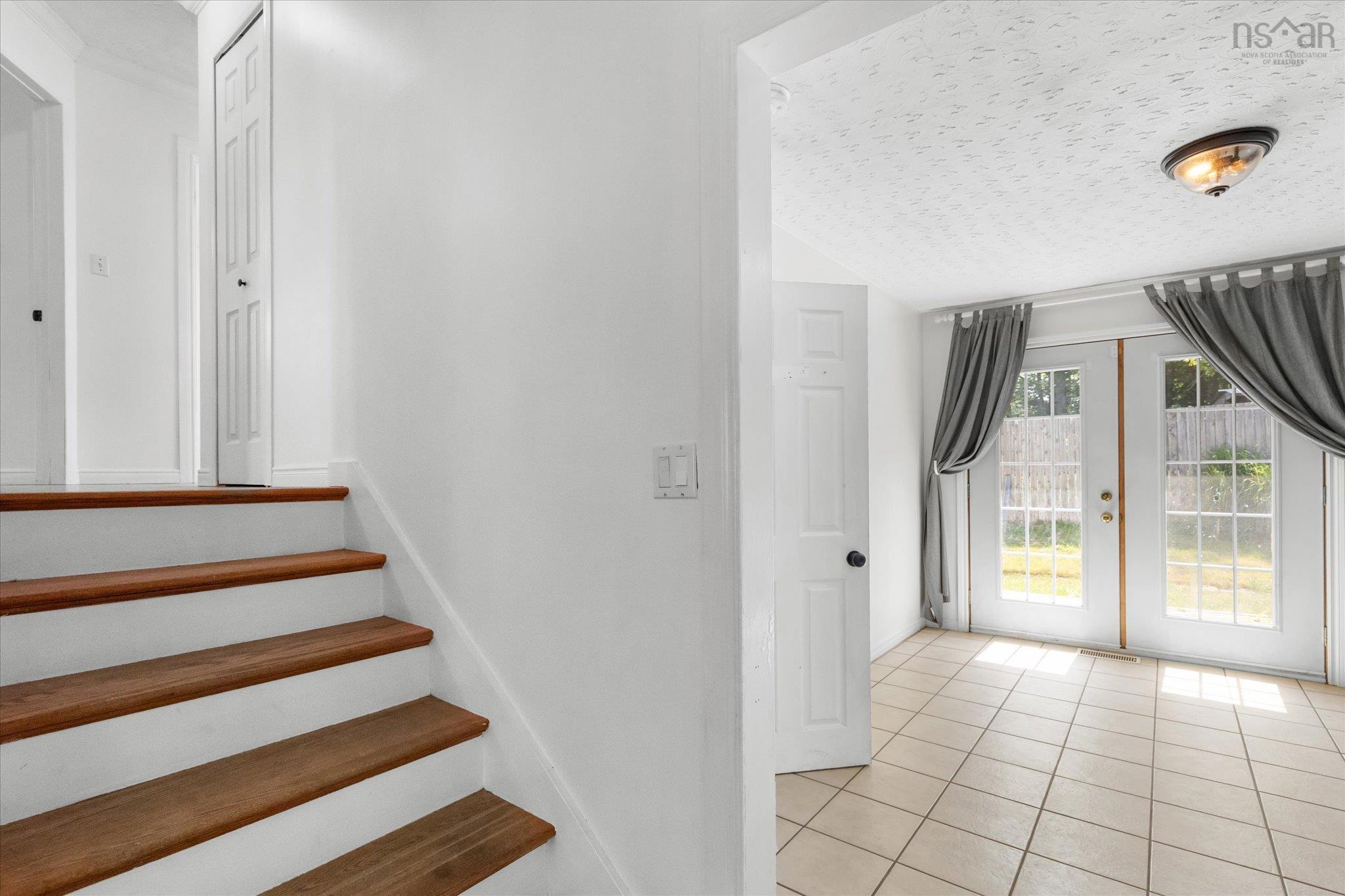 $479,900.00: 100 Old Northwest Road, Fauxburg