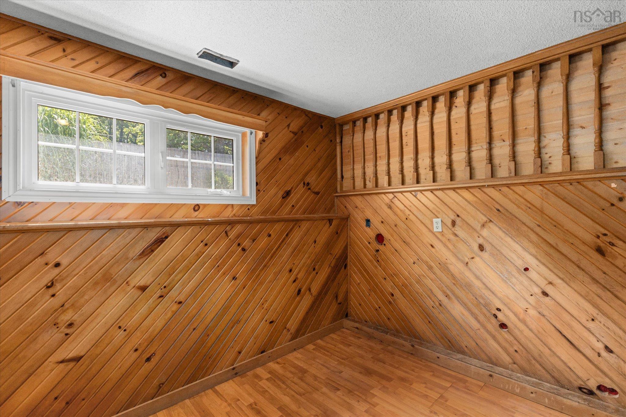 $479,900.00: 100 Old Northwest Road, Fauxburg