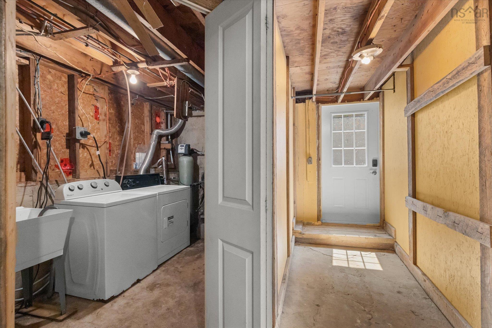 $479,900.00: 100 Old Northwest Road, Fauxburg