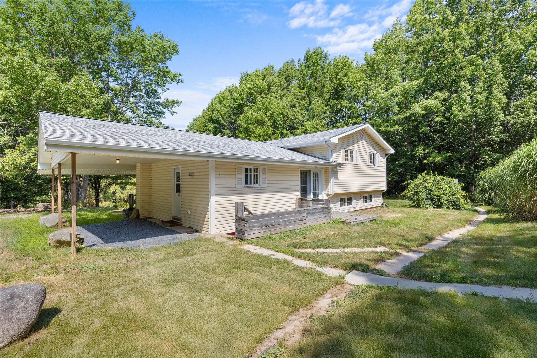 $479,900.00: 100 Old Northwest Road, Fauxburg