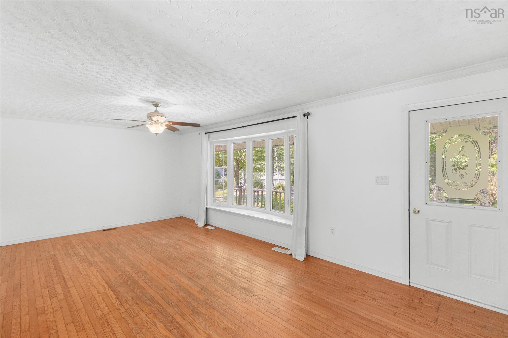 $479,900.00: 100 Old Northwest Road, Fauxburg