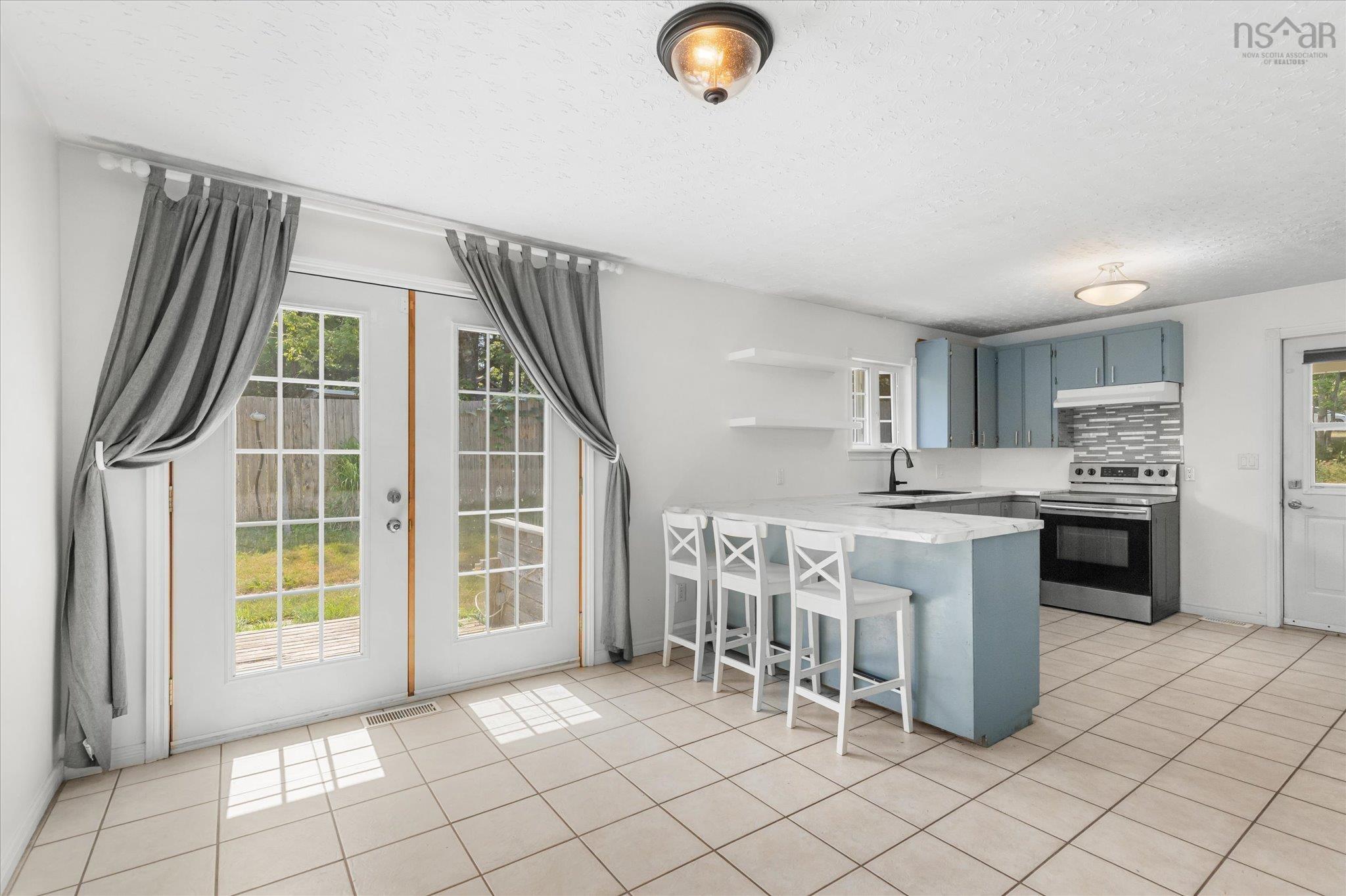 $479,900.00: 100 Old Northwest Road, Fauxburg