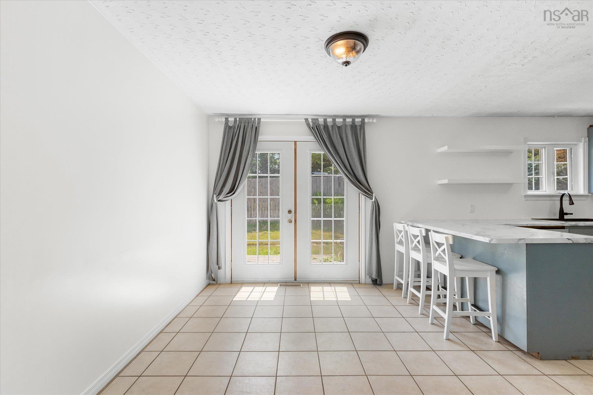 $479,900.00: 100 Old Northwest Road, Fauxburg