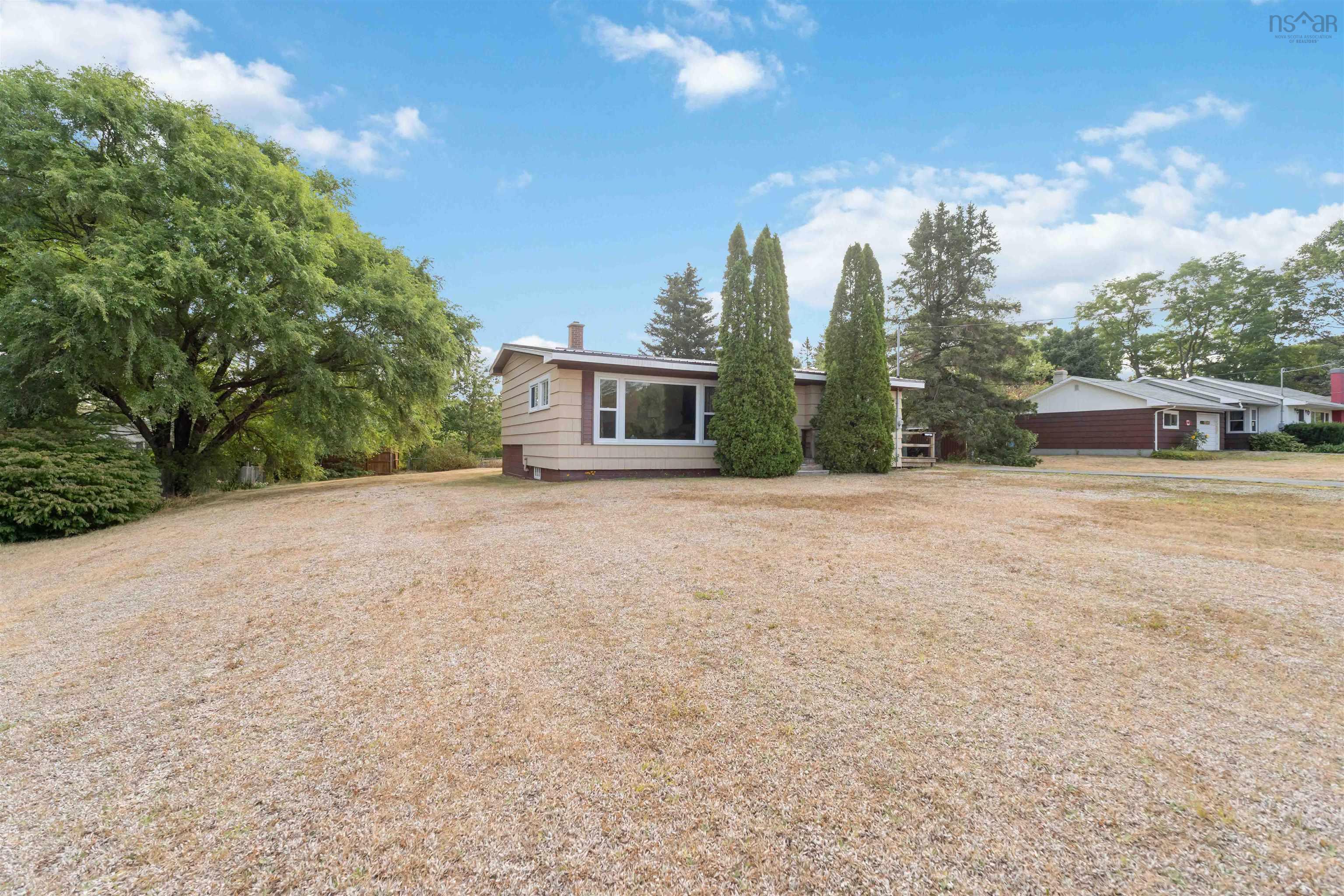 $299,900.00: 42 Willow Street, East Kingston