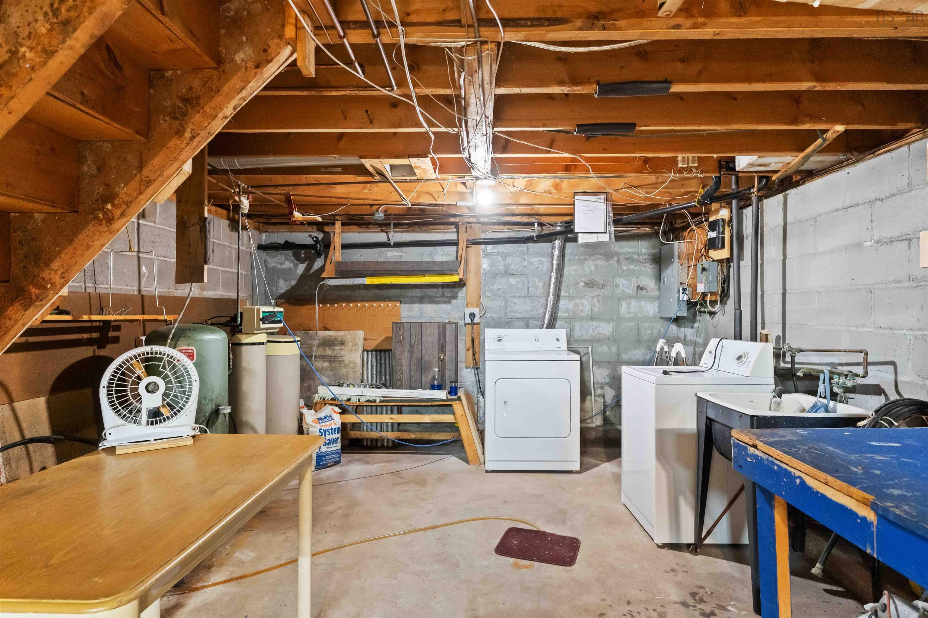 $299,900.00: 42 Willow Street, East Kingston