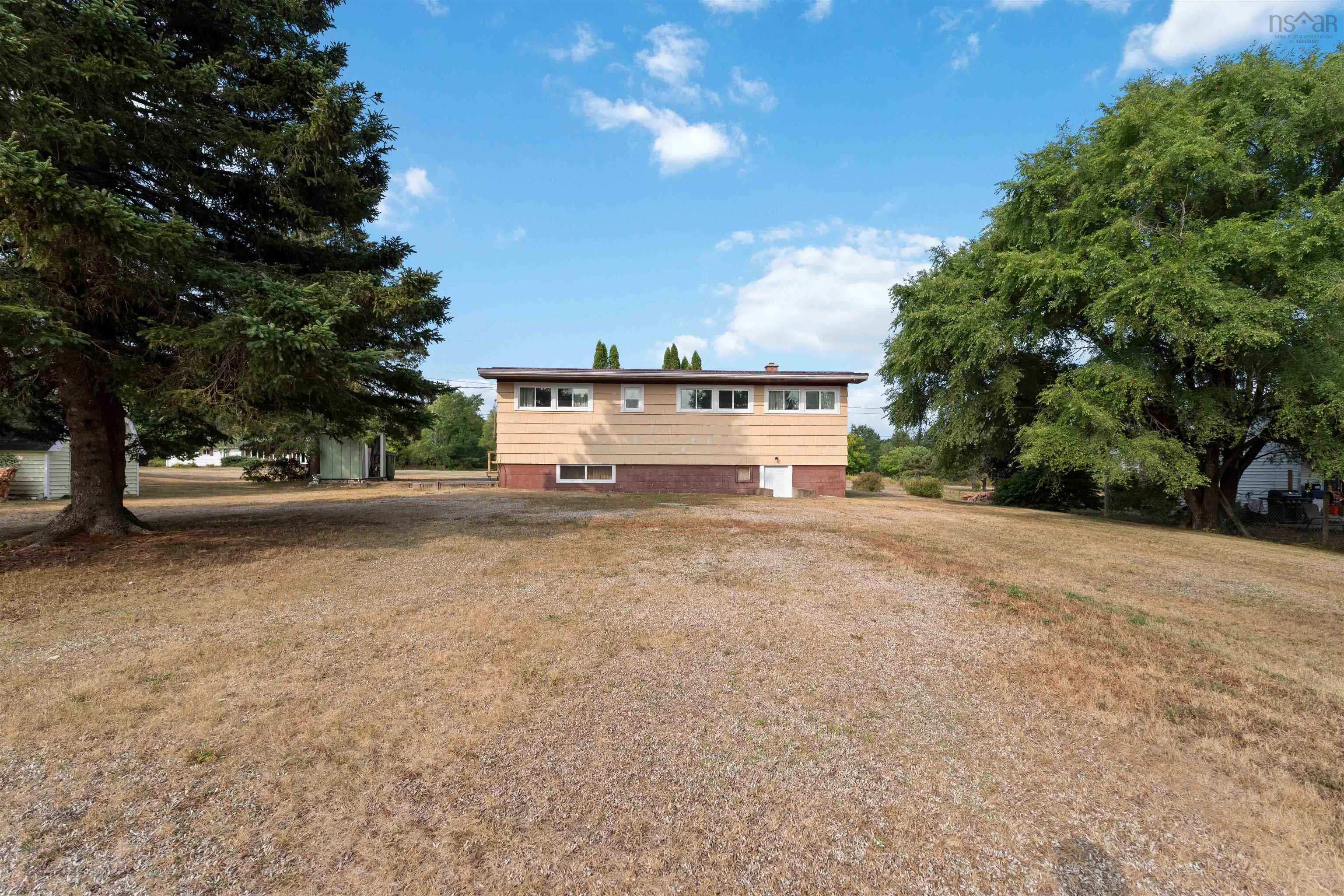 $299,900.00: 42 Willow Street, East Kingston