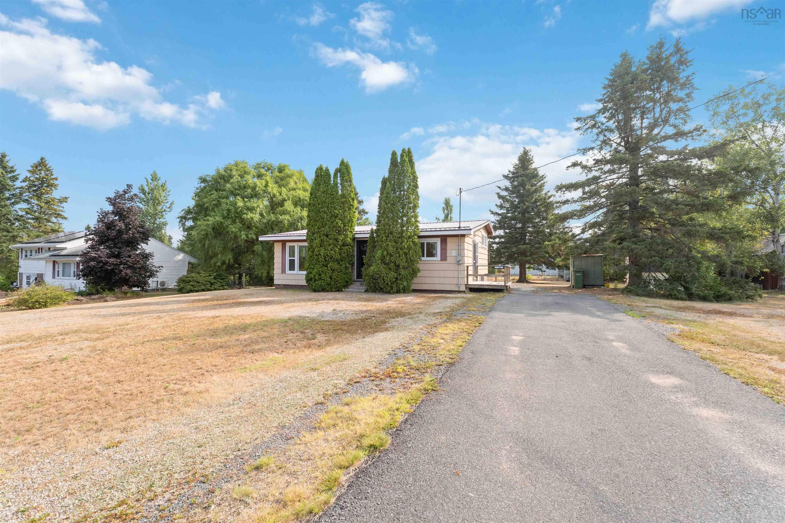 $299,900.00: 42 Willow Street, East Kingston