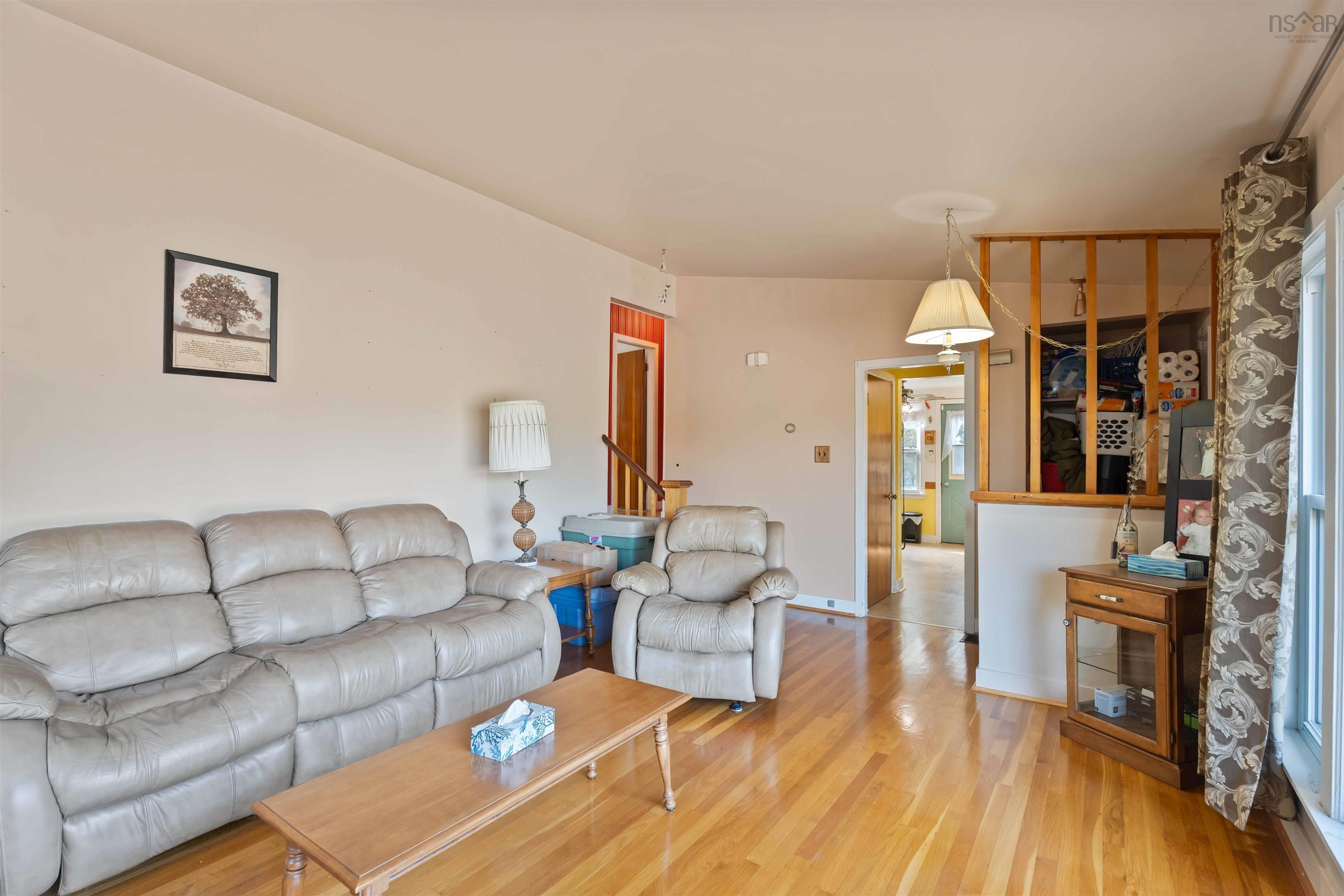 $299,900.00: 42 Willow Street, East Kingston