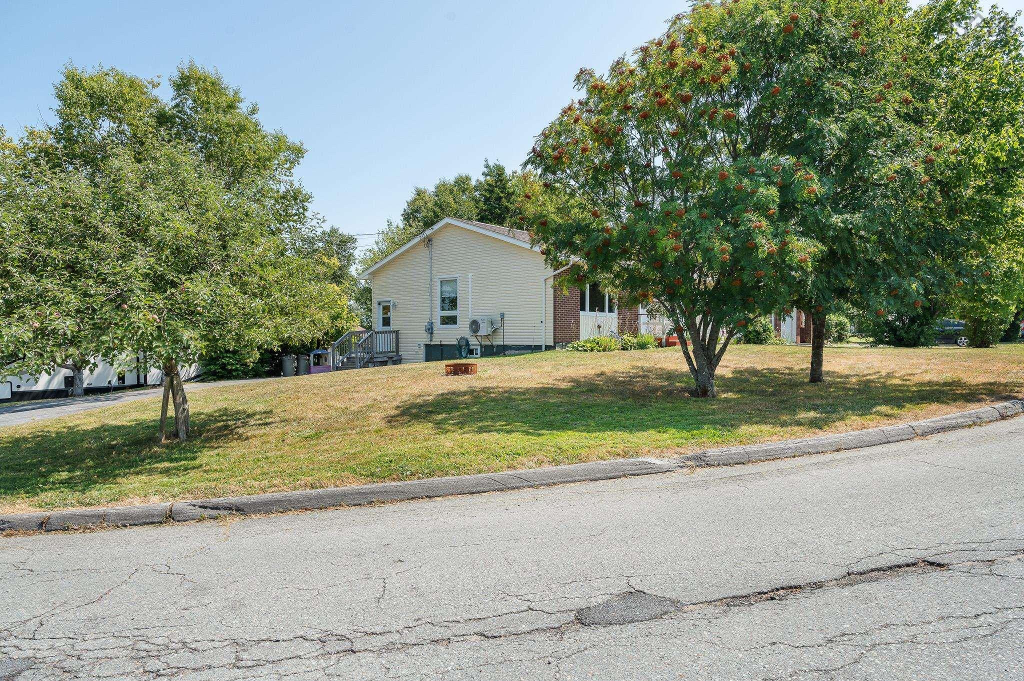 $499,900.00: 71 Cedar Crescent, Dartmouth