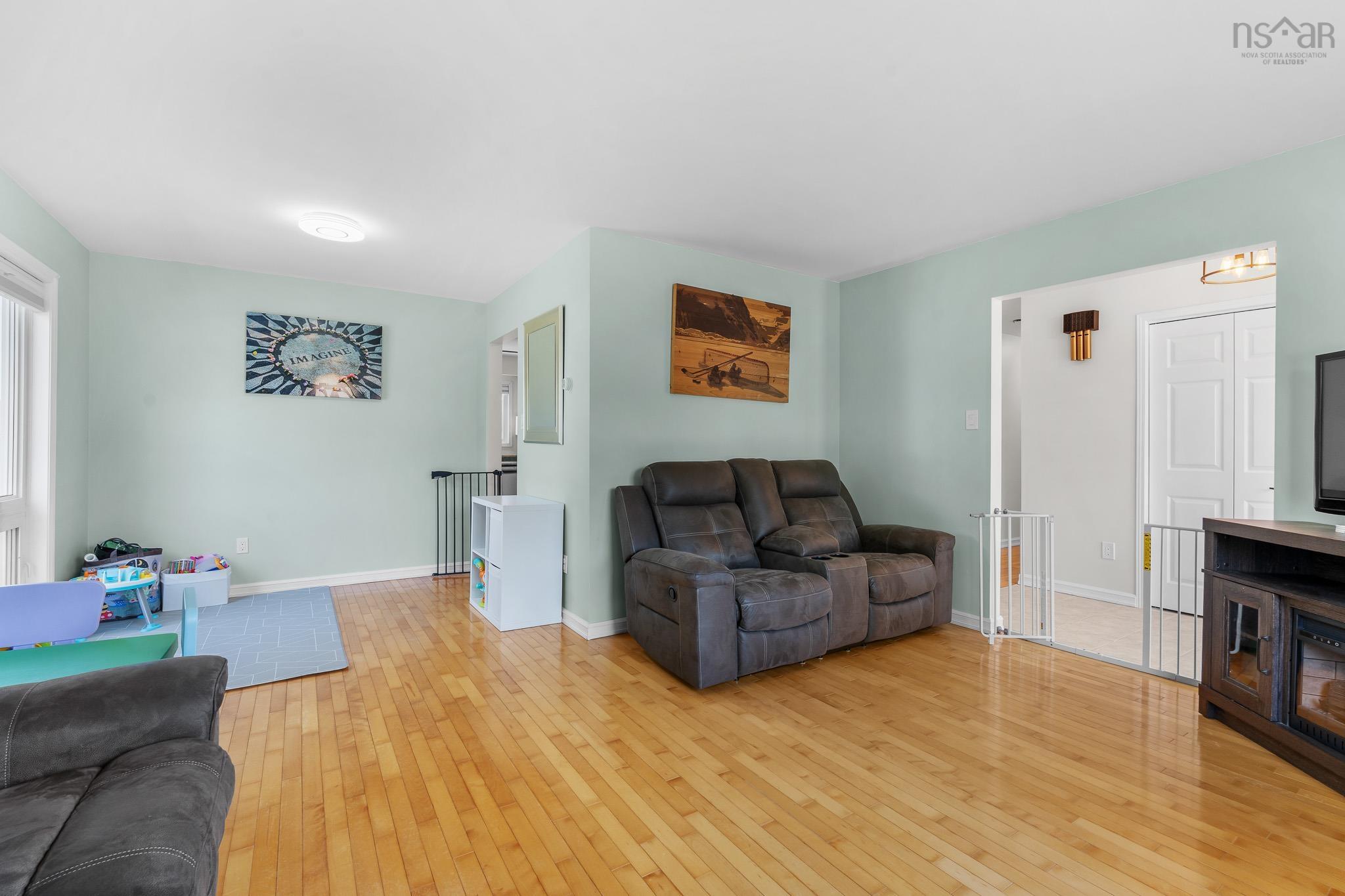 $499,900.00: 71 Cedar Crescent, Dartmouth