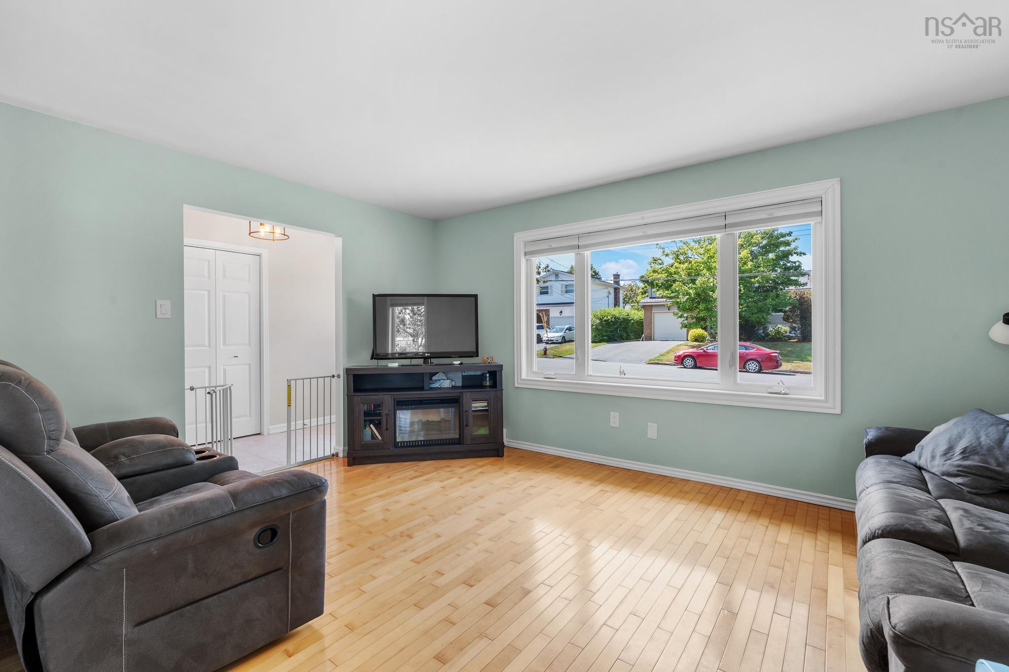 $499,900.00: 71 Cedar Crescent, Dartmouth