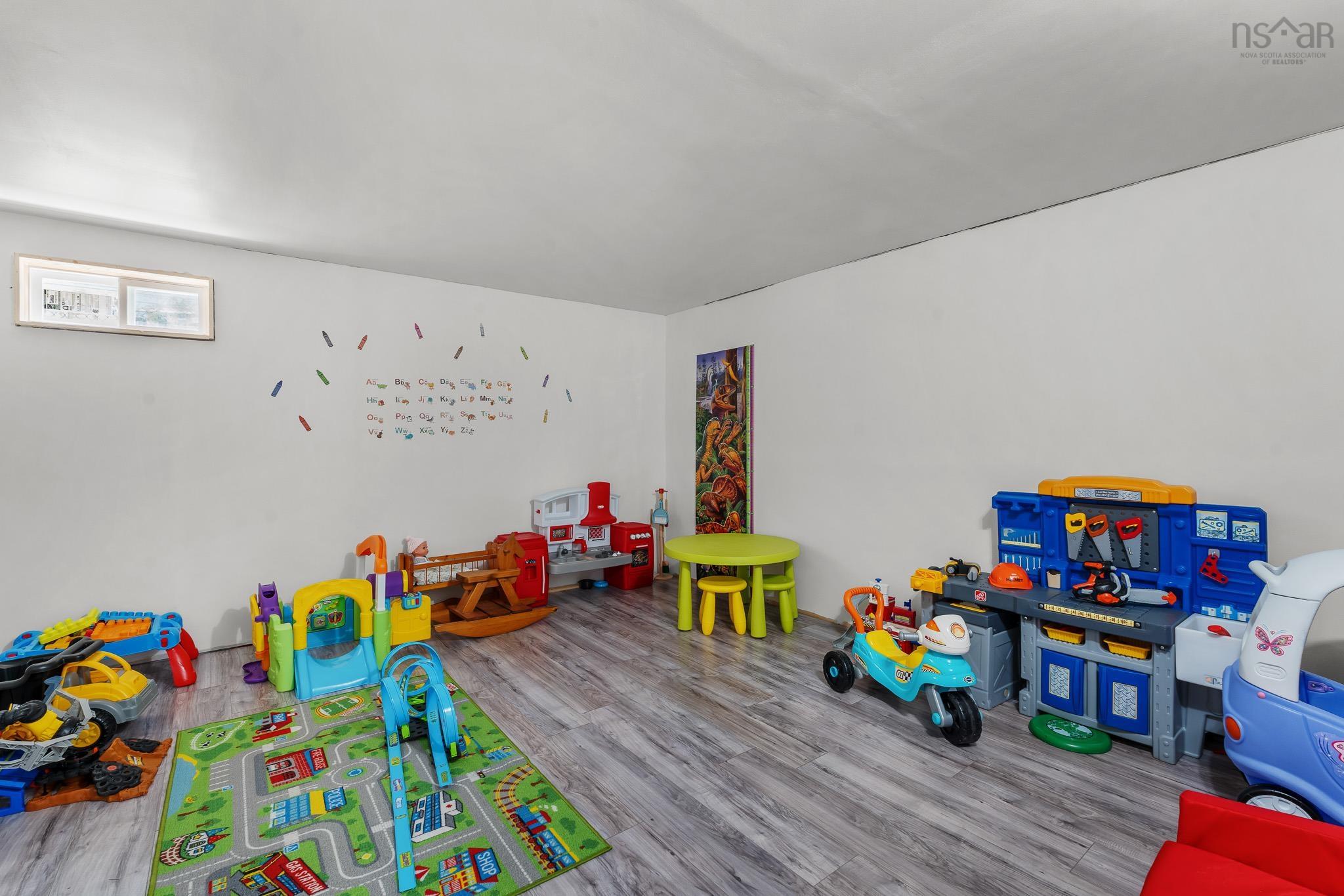 $499,900.00: 71 Cedar Crescent, Dartmouth