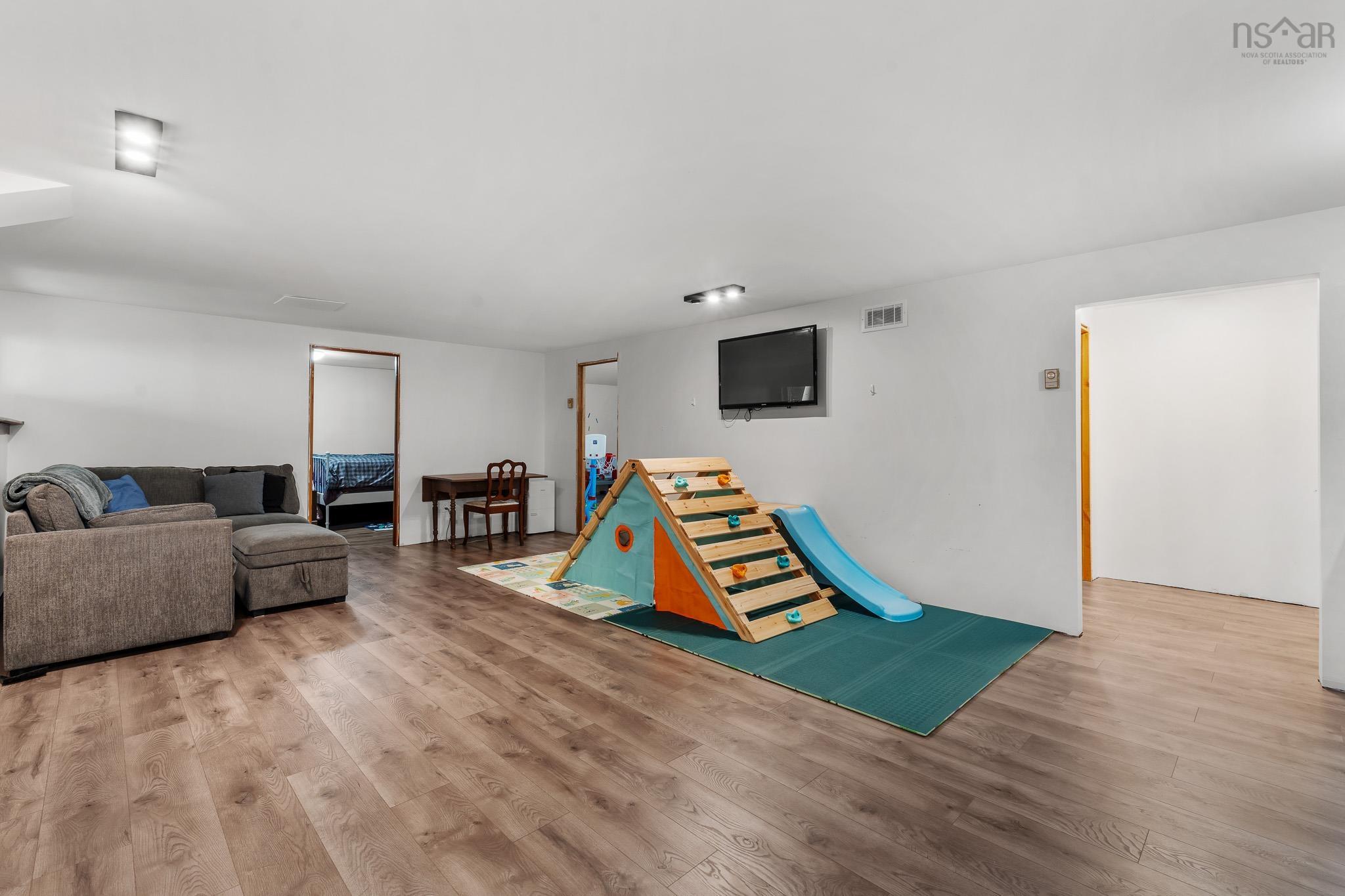 $499,900.00: 71 Cedar Crescent, Dartmouth