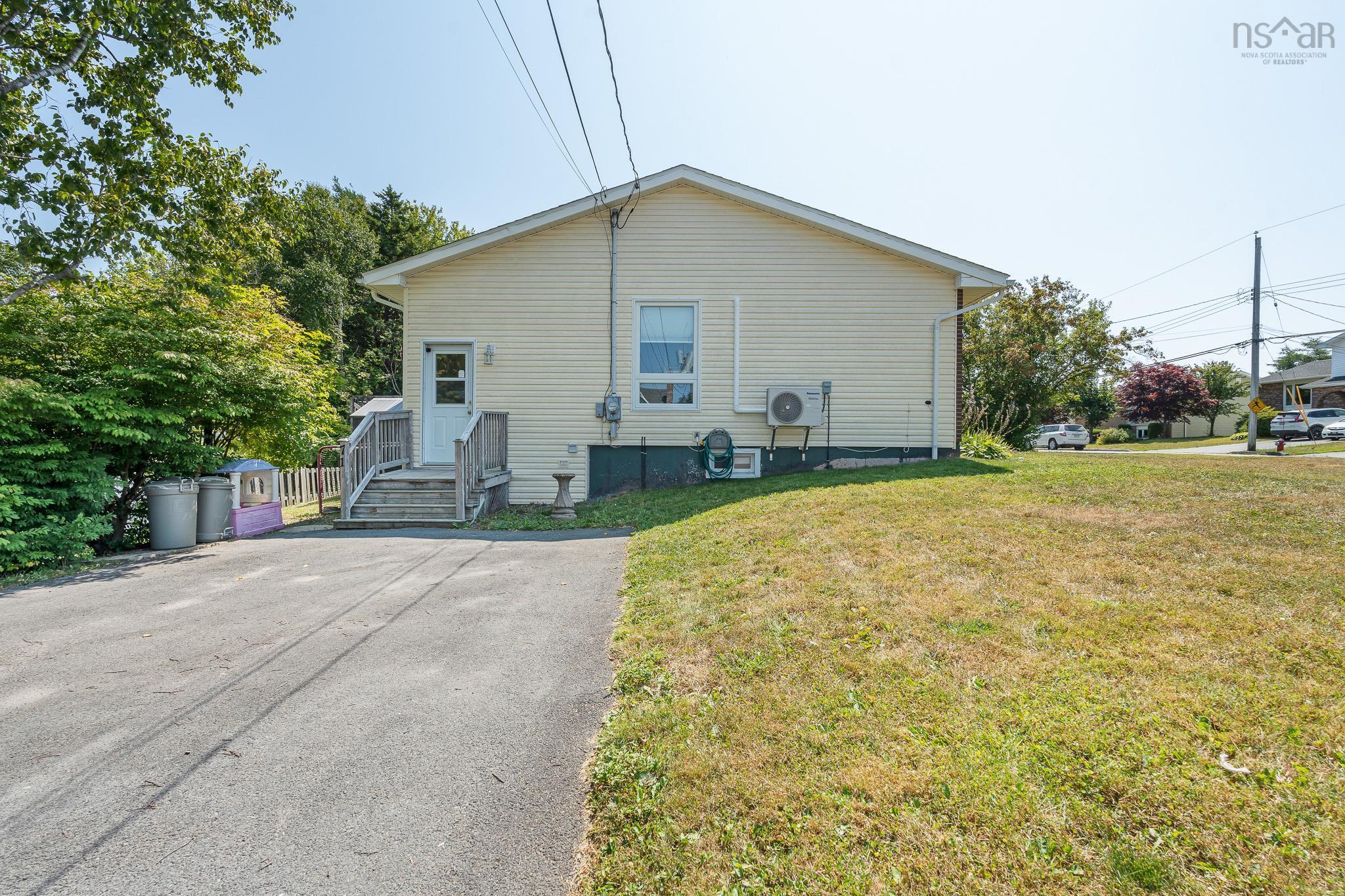 $499,900.00: 71 Cedar Crescent, Dartmouth