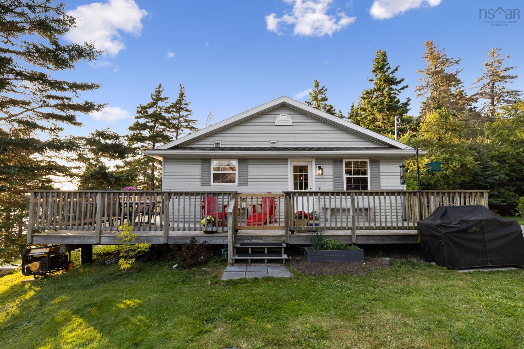 $850,000.00: 8748 Peggys Cove Road, Indian Harbour