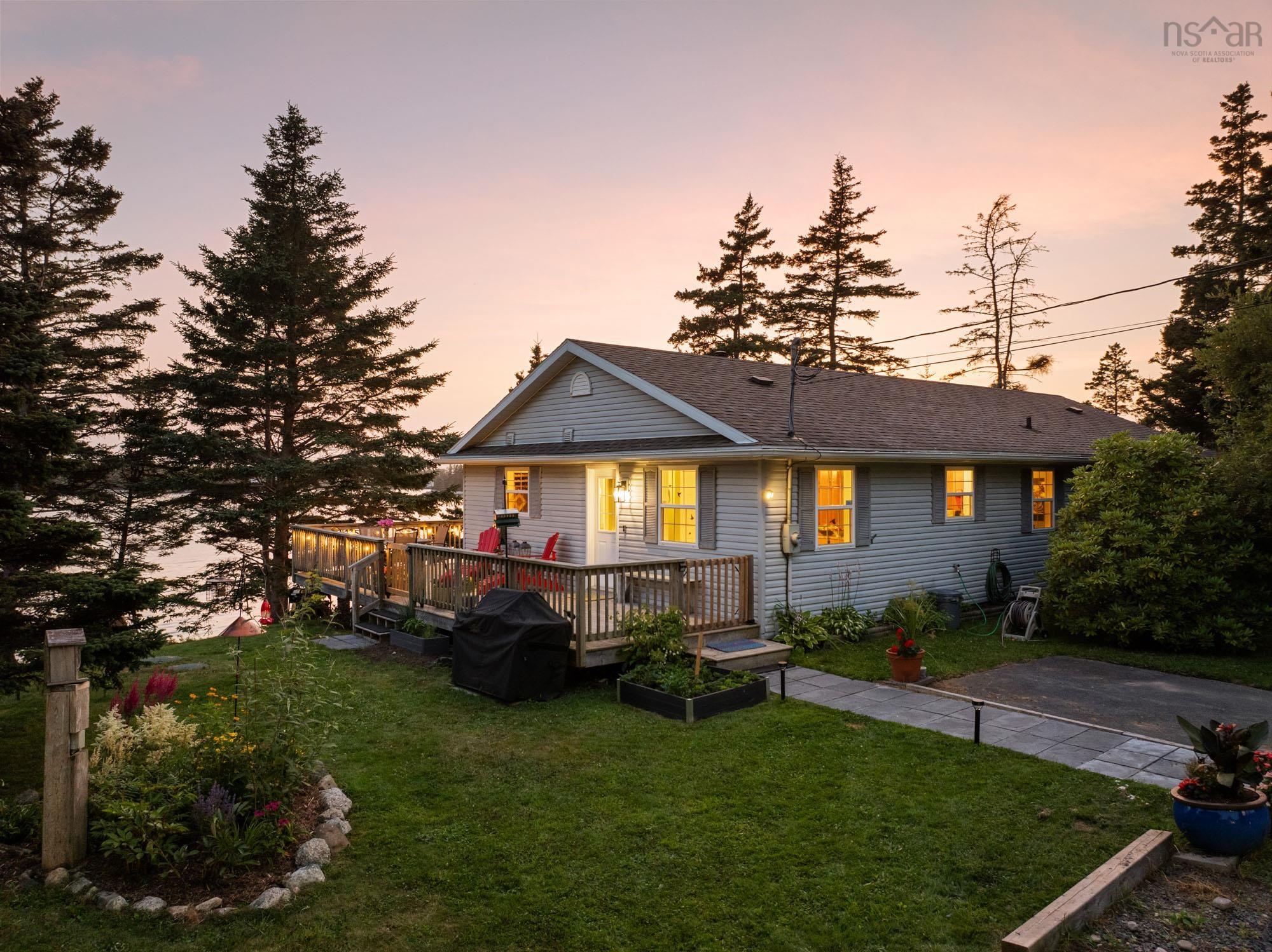 $850,000.00: 8748 Peggys Cove Road, Indian Harbour
