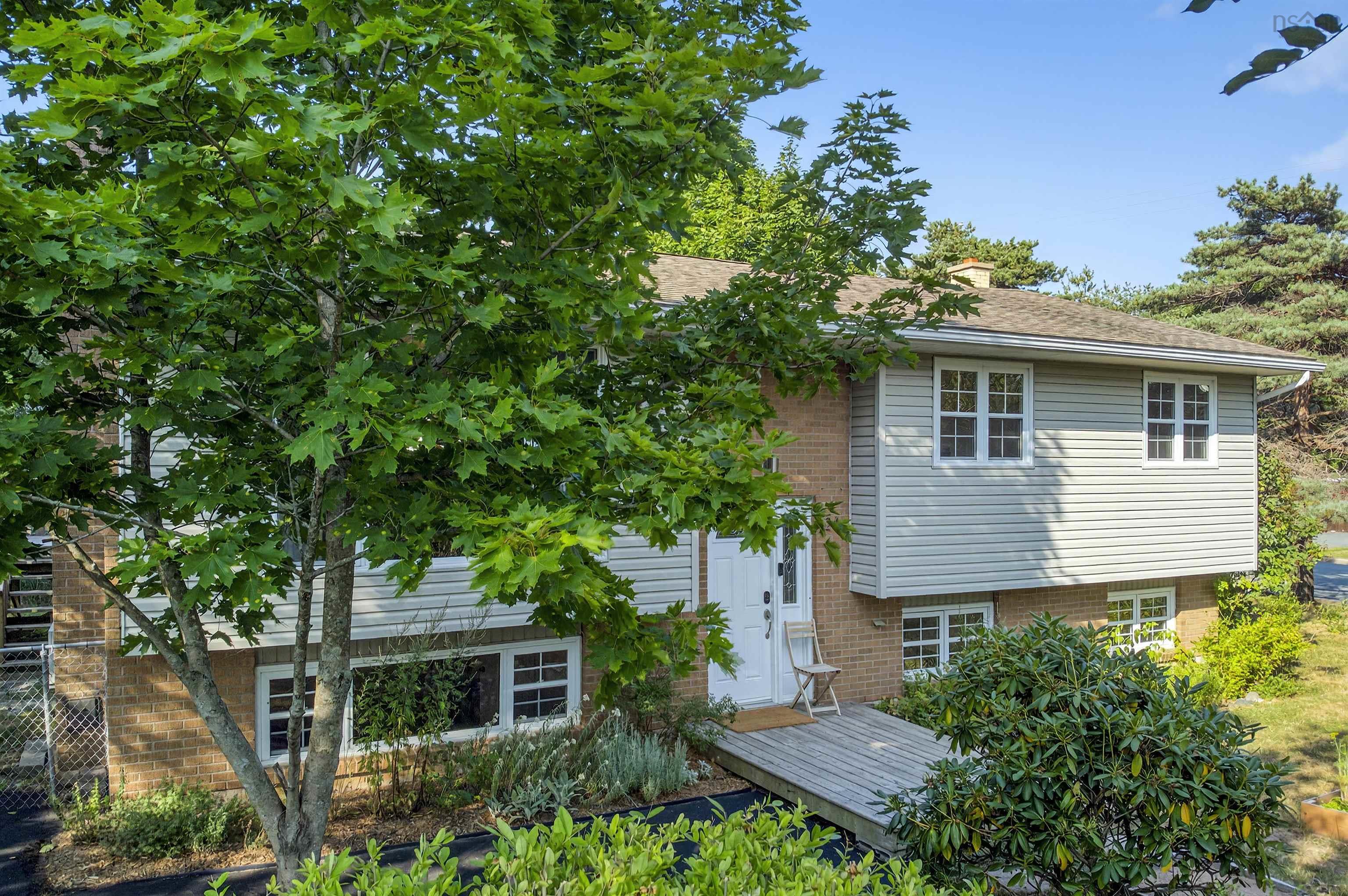 $525,000.00: 24 Colby Drive, Colby Village