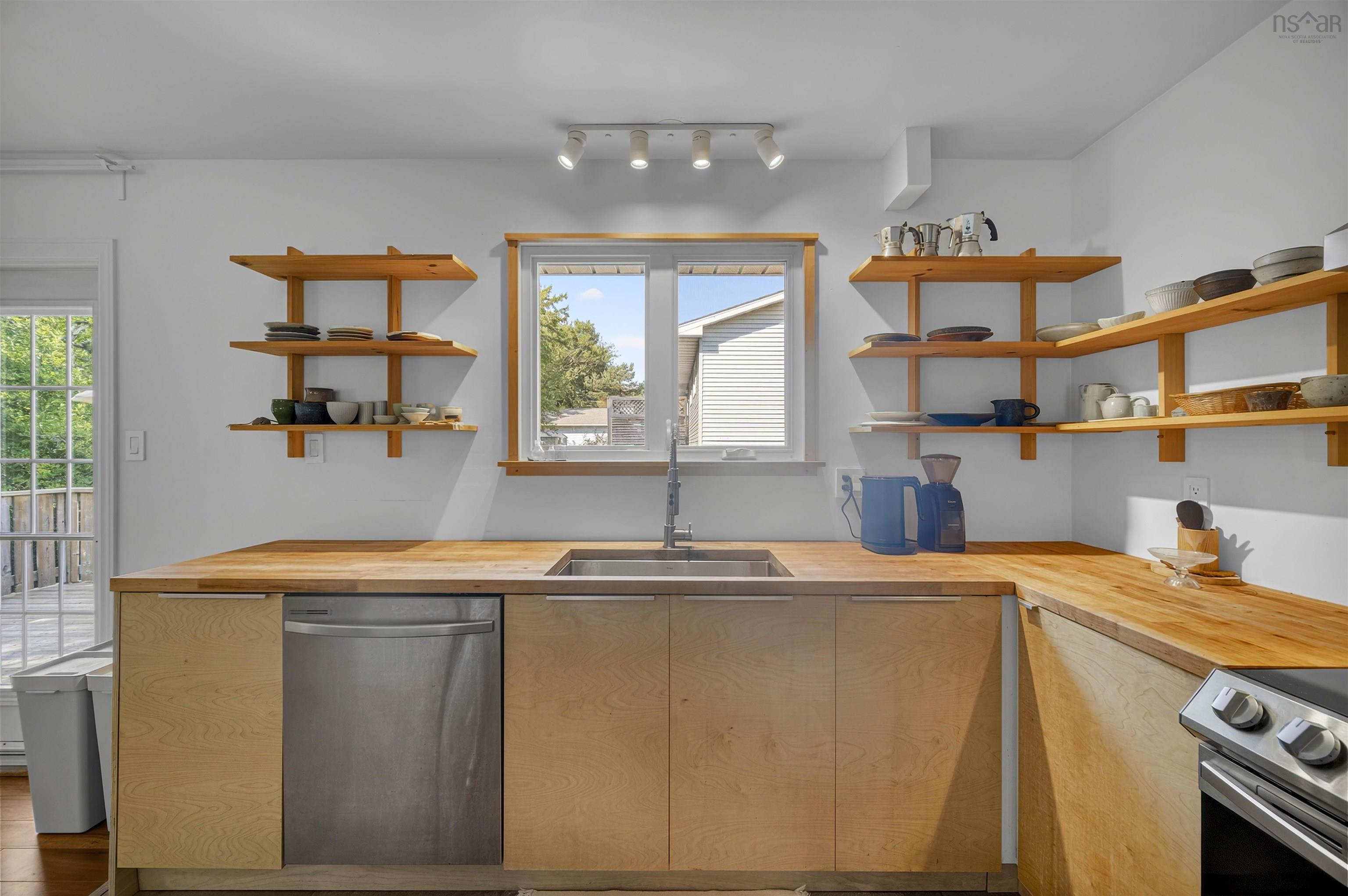 $525,000.00: 24 Colby Drive, Colby Village