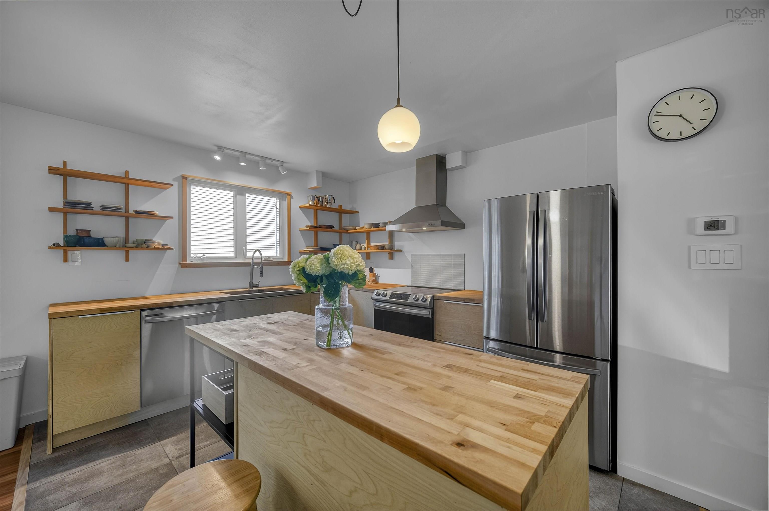 $525,000.00: 24 Colby Drive, Colby Village