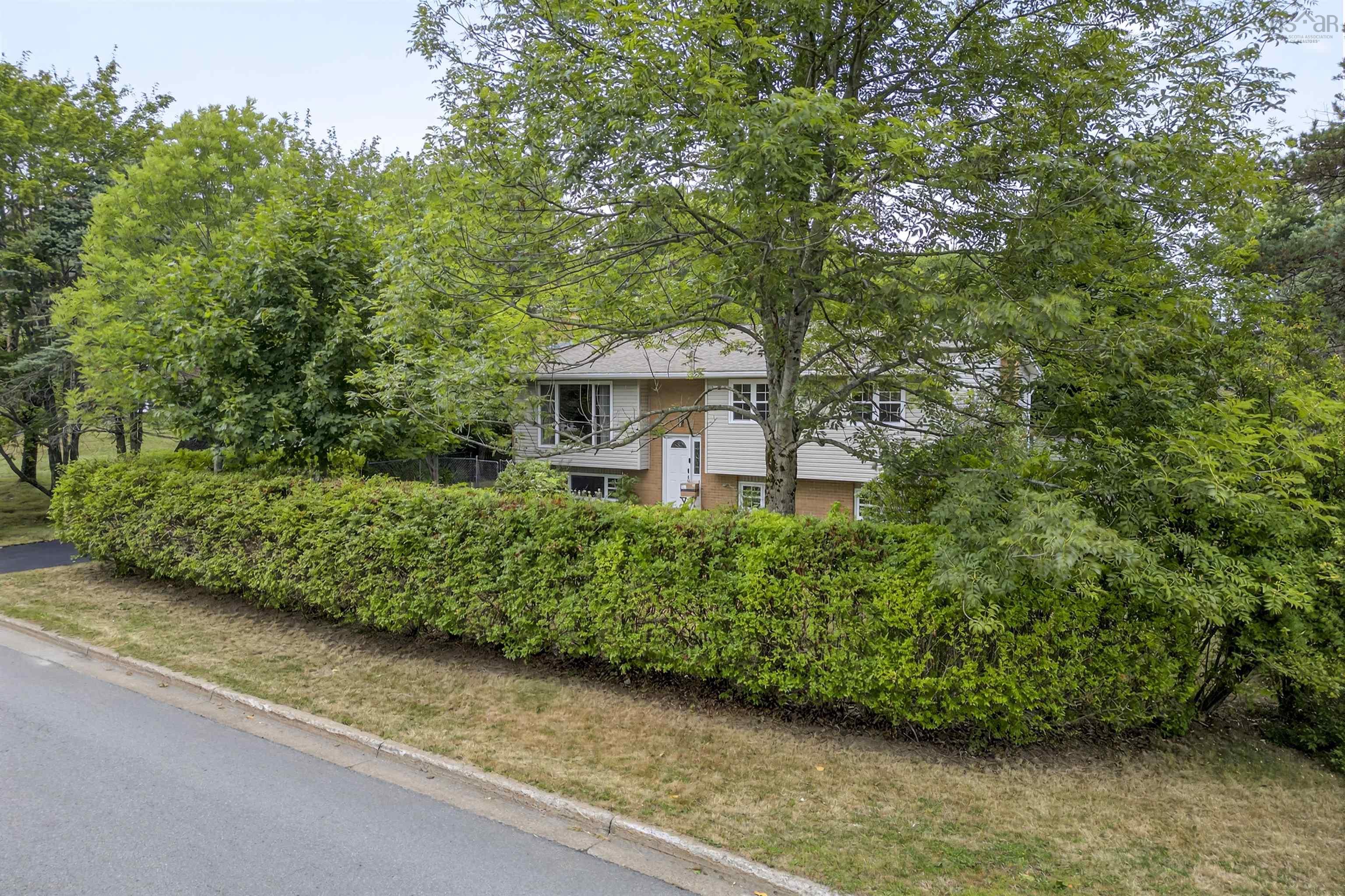 $525,000.00: 24 Colby Drive, Colby Village