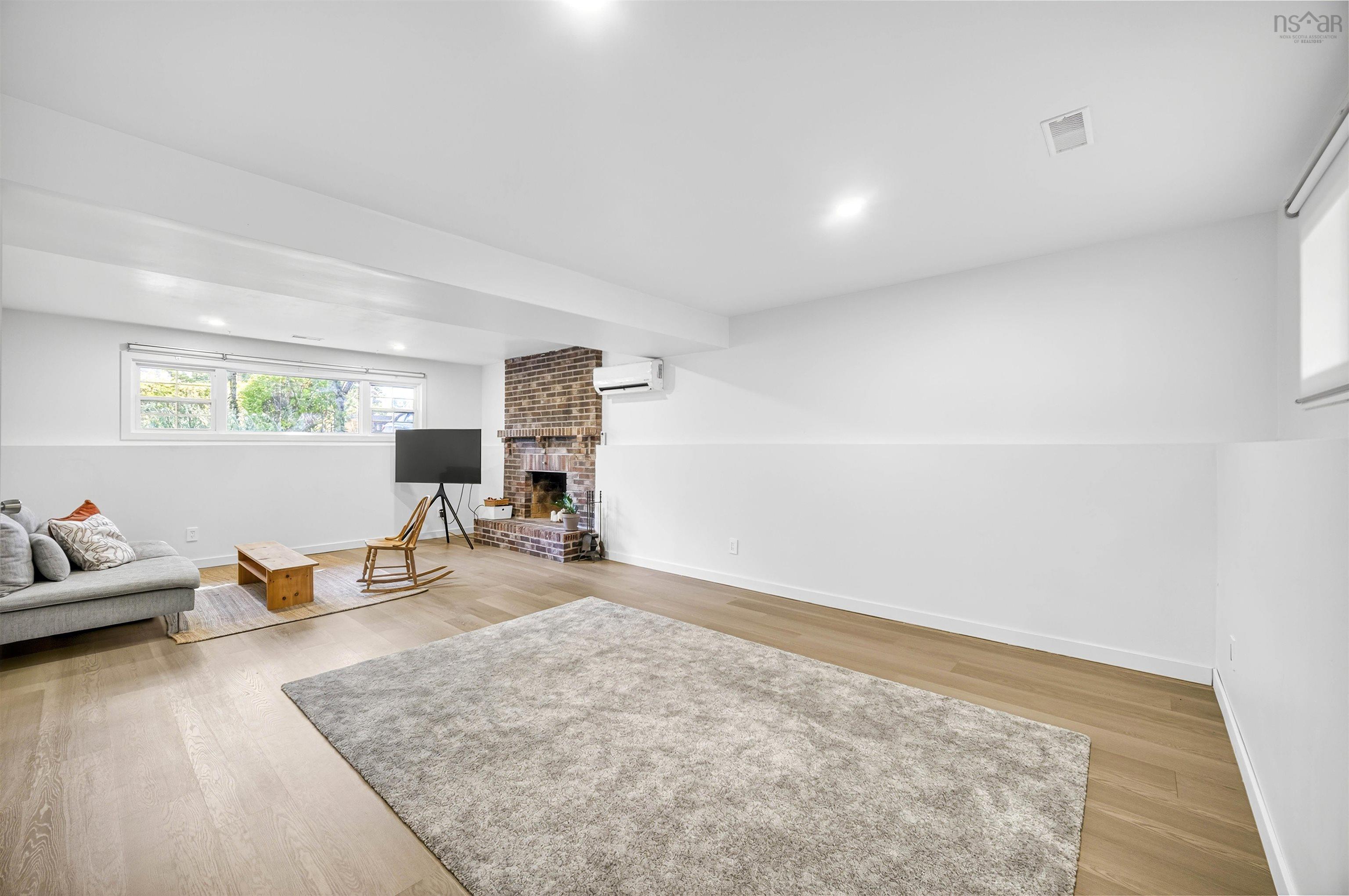 $525,000.00: 24 Colby Drive, Colby Village