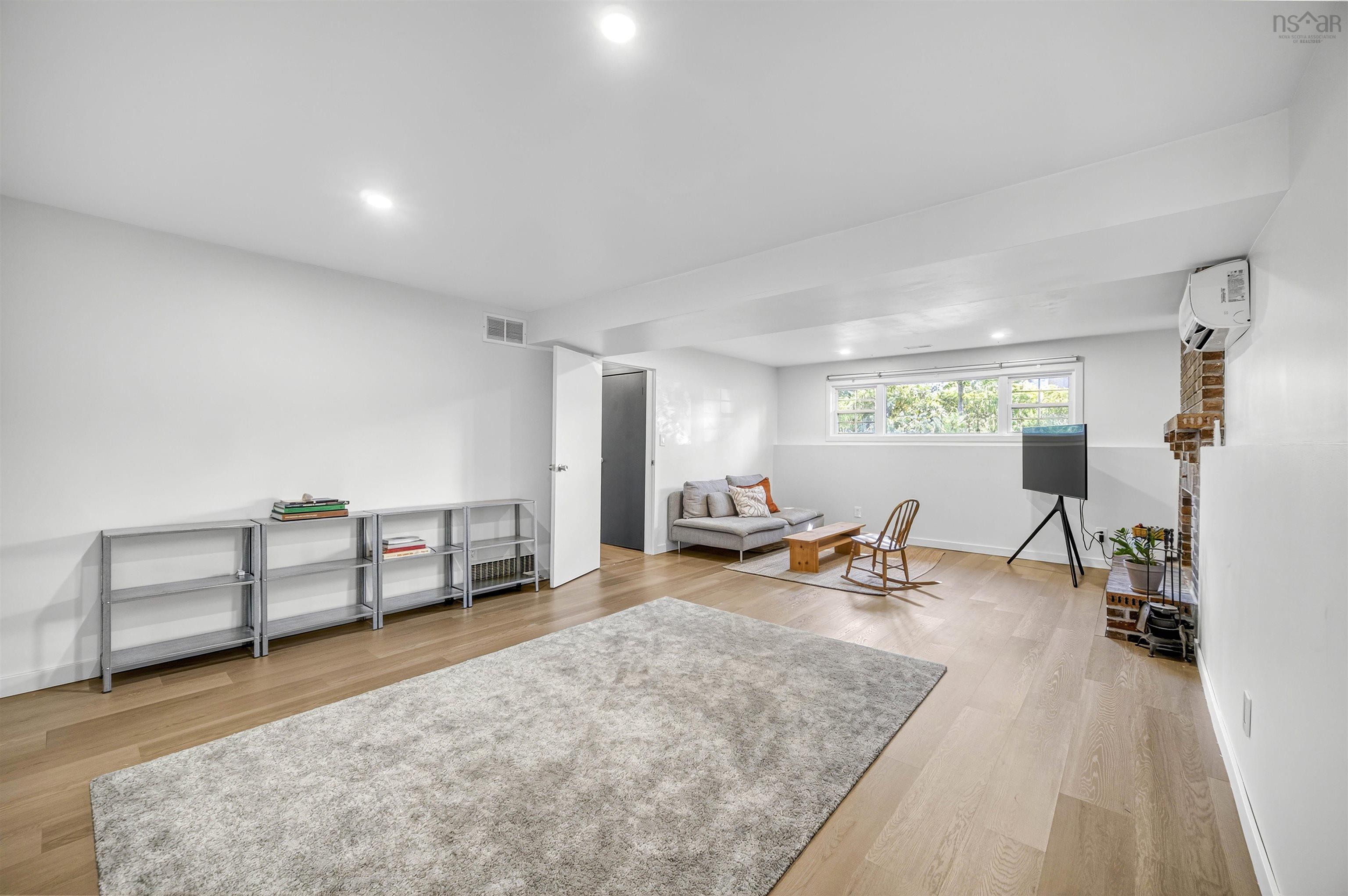 $525,000.00: 24 Colby Drive, Colby Village