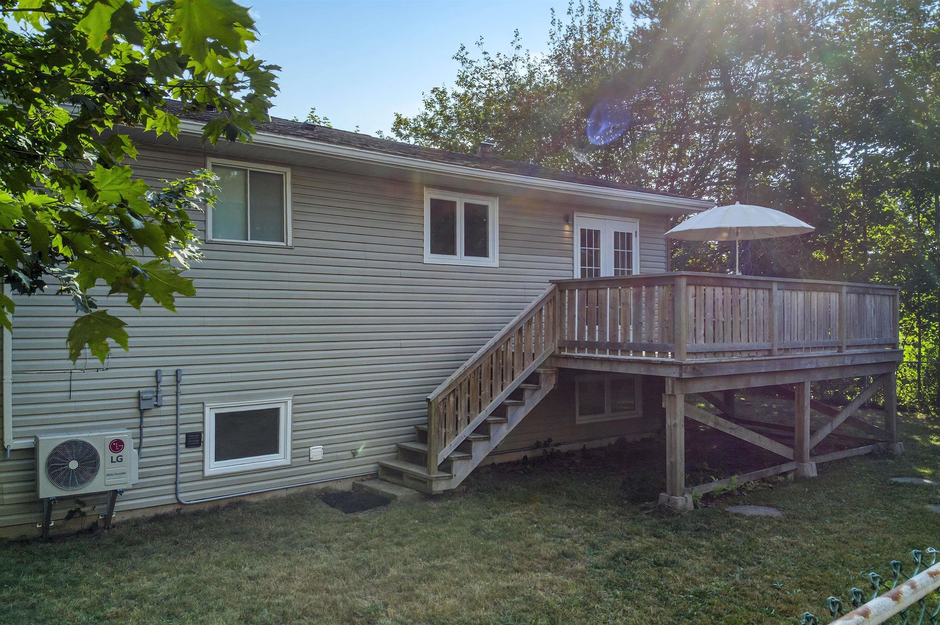 $525,000.00: 24 Colby Drive, Colby Village