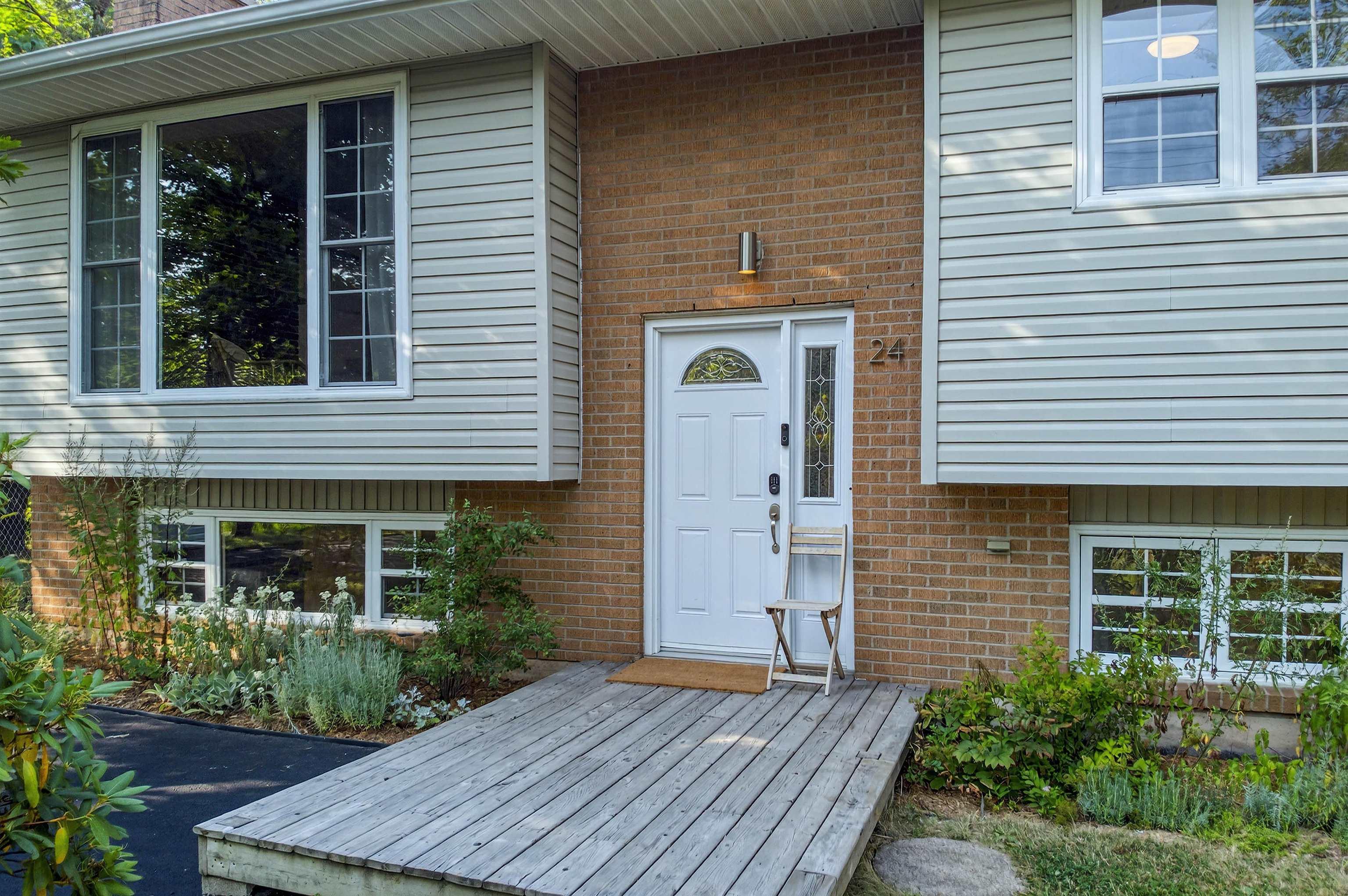 $525,000.00: 24 Colby Drive, Colby Village