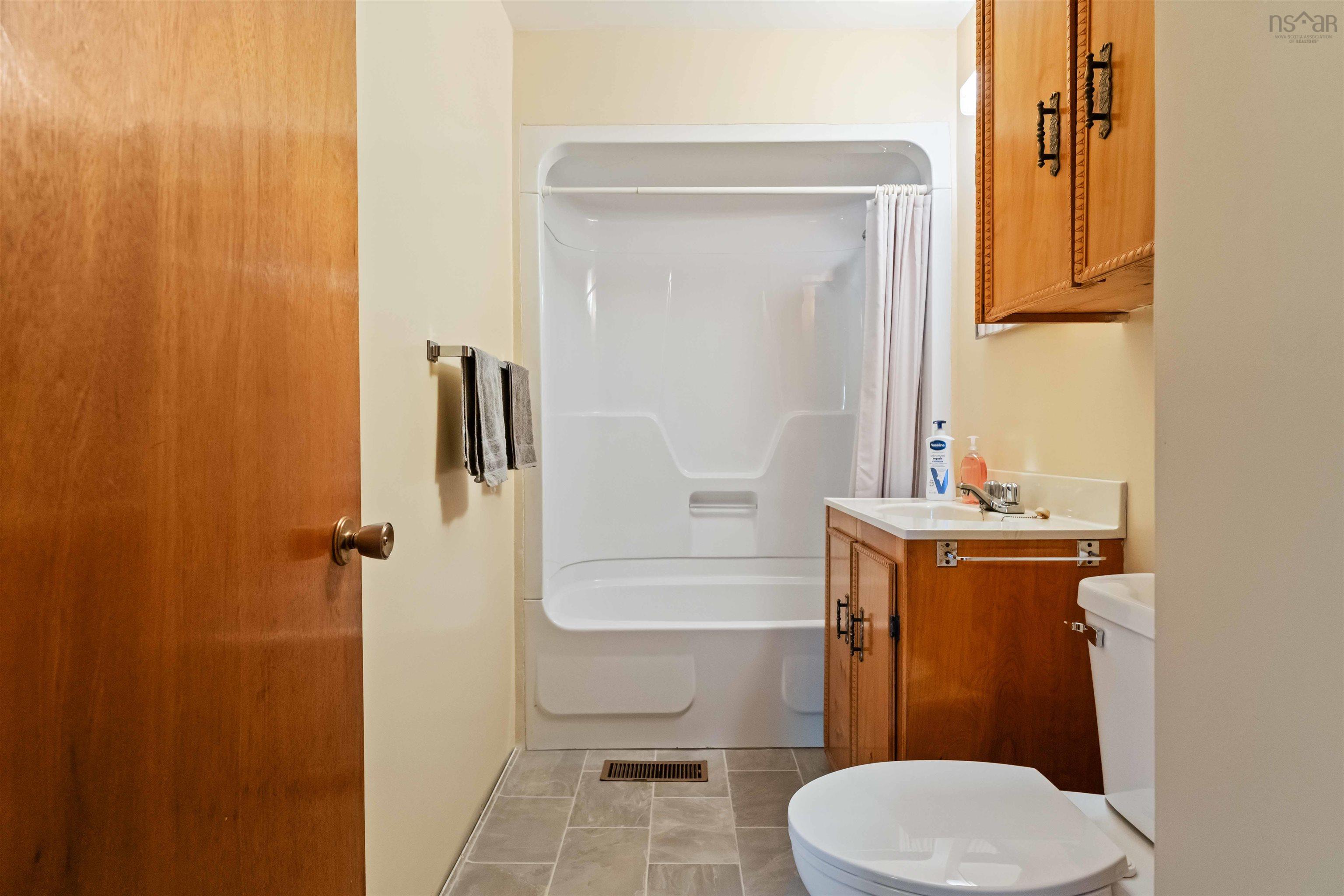 $389,900.00: 142 Old Halifax Road W, Three Mile Plains