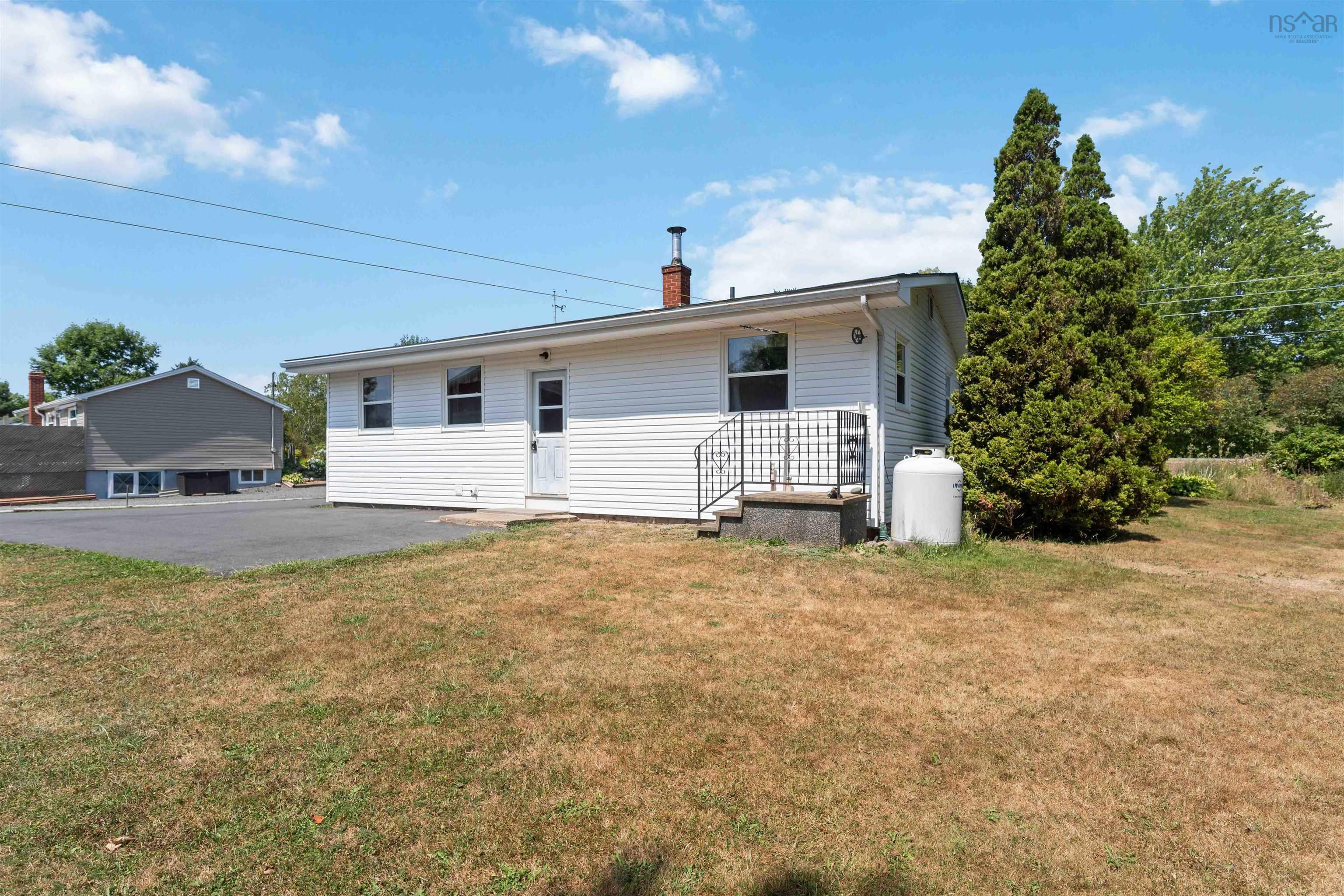 $389,900.00: 142 Old Halifax Road W, Three Mile Plains