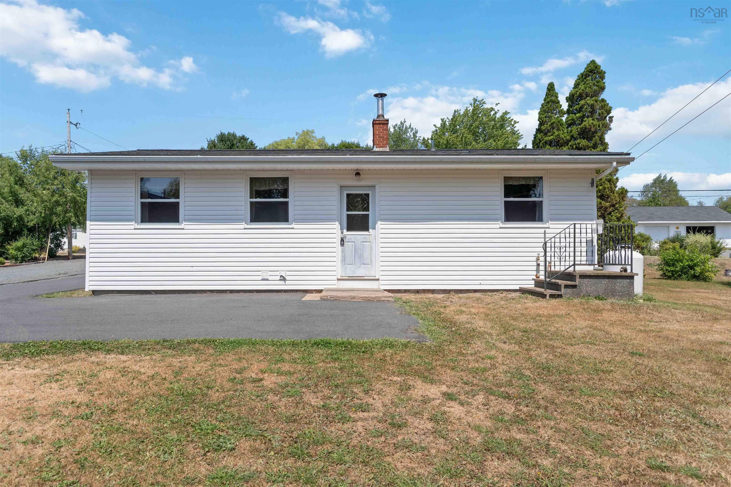 $389,900.00: 142 Old Halifax Road W, Three Mile Plains