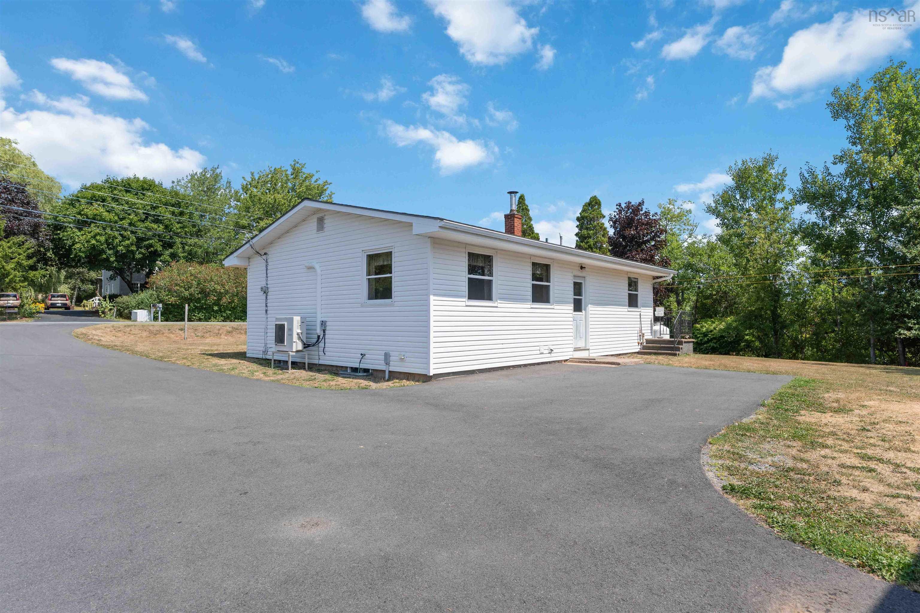 $389,900.00: 142 Old Halifax Road W, Three Mile Plains