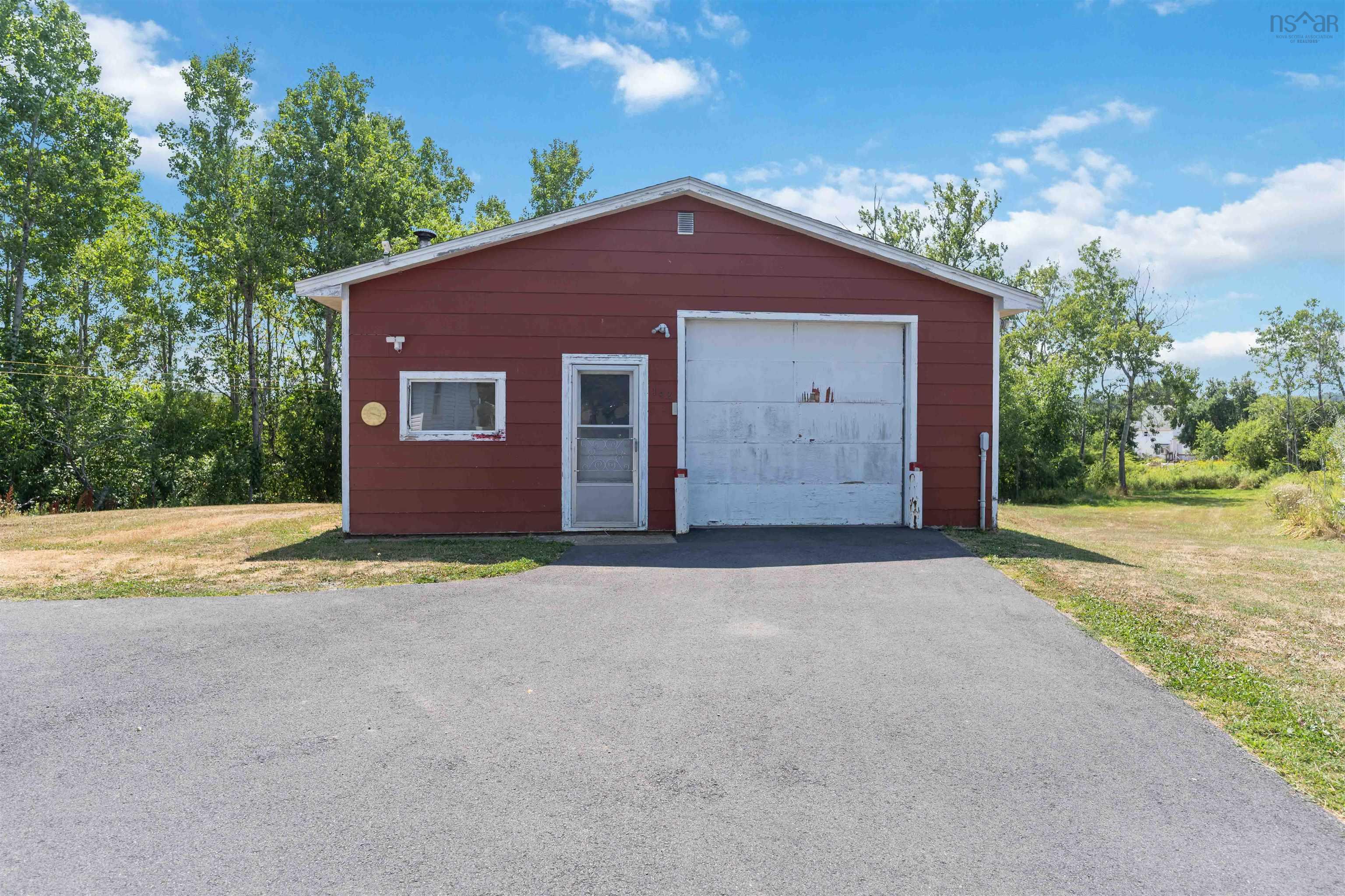 $389,900.00: 142 Old Halifax Road W, Three Mile Plains