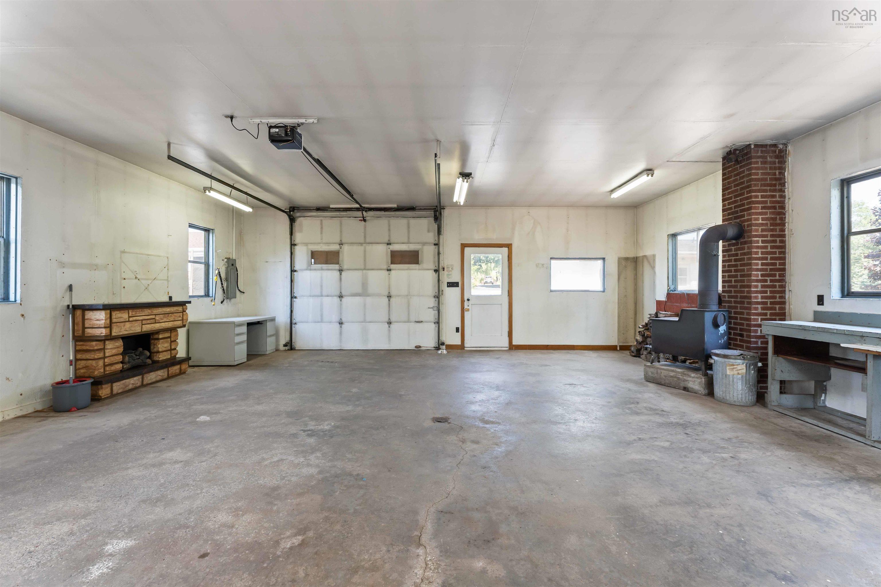 $389,900.00: 142 Old Halifax Road W, Three Mile Plains