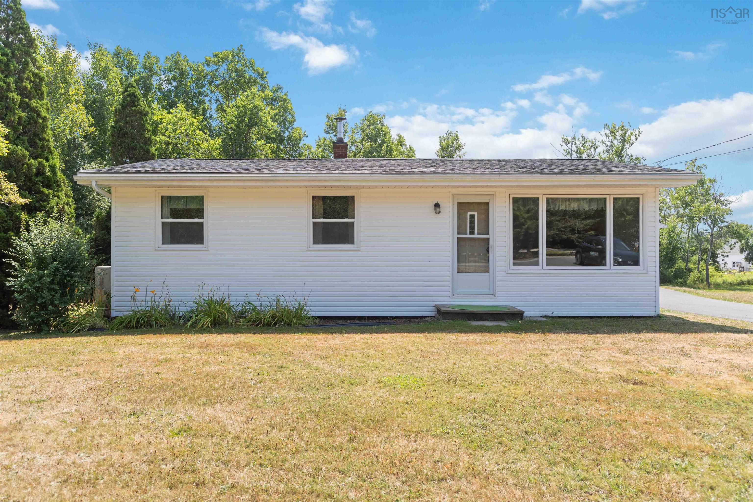 $389,900.00: 142 Old Halifax Road W, Three Mile Plains