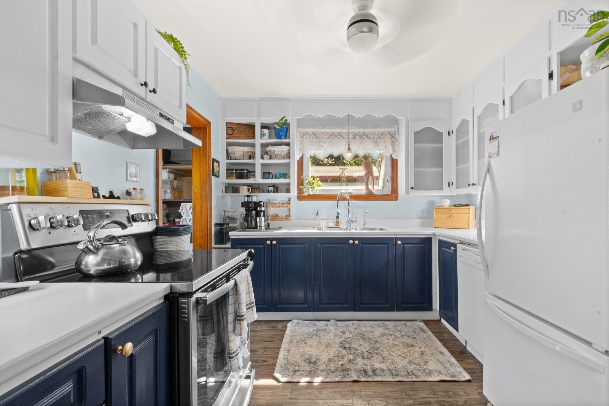 $499,900.00: 2152 St. Margarets Bay Road, Timberlea