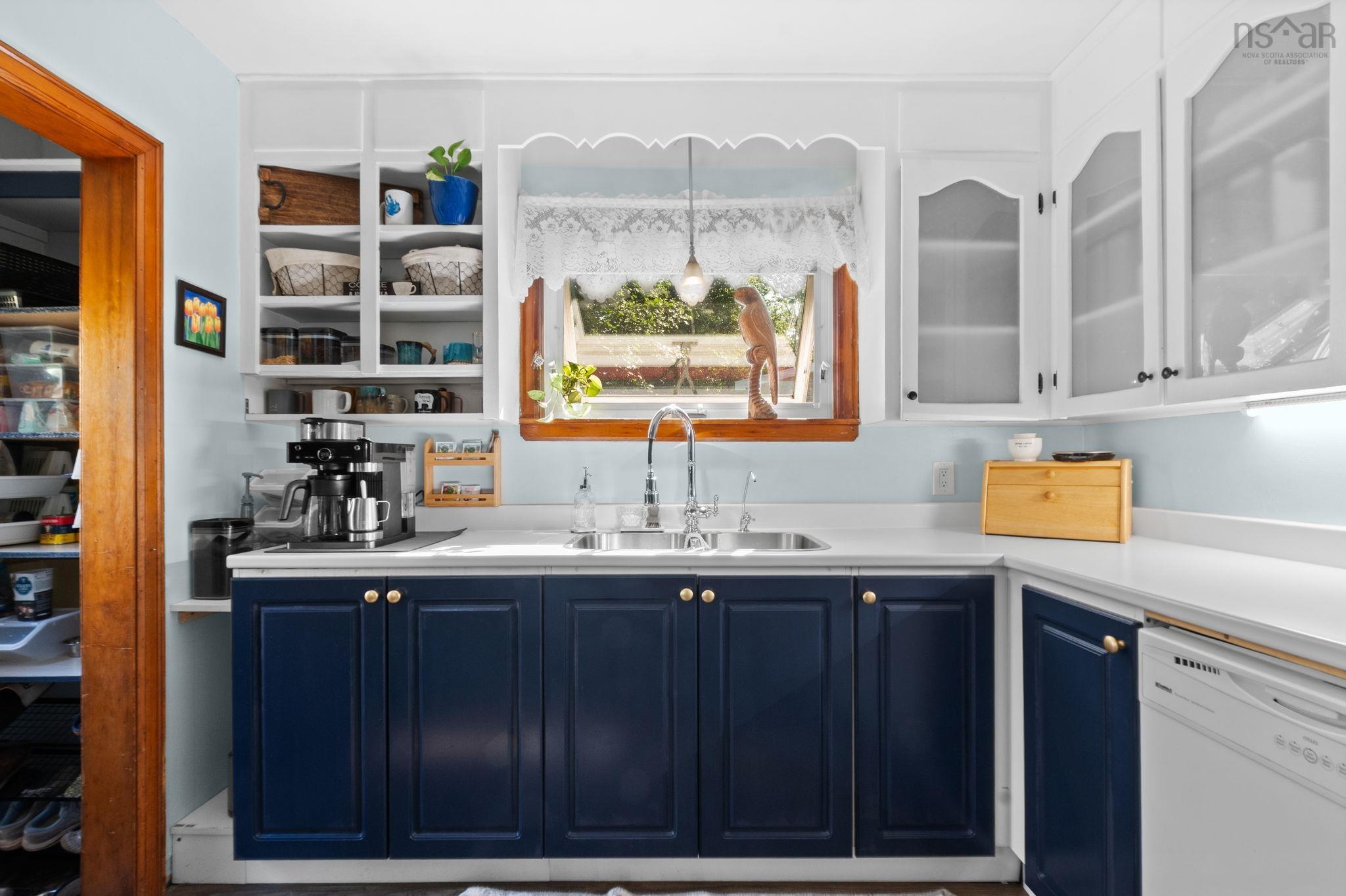 $499,900.00: 2152 St. Margarets Bay Road, Timberlea