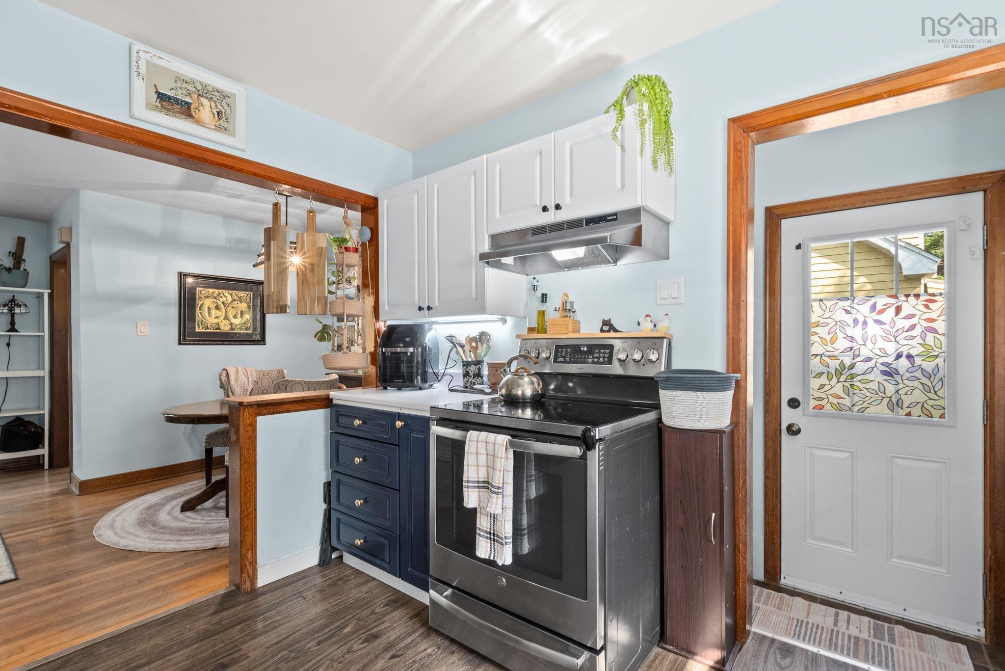 $499,900.00: 2152 St. Margarets Bay Road, Timberlea