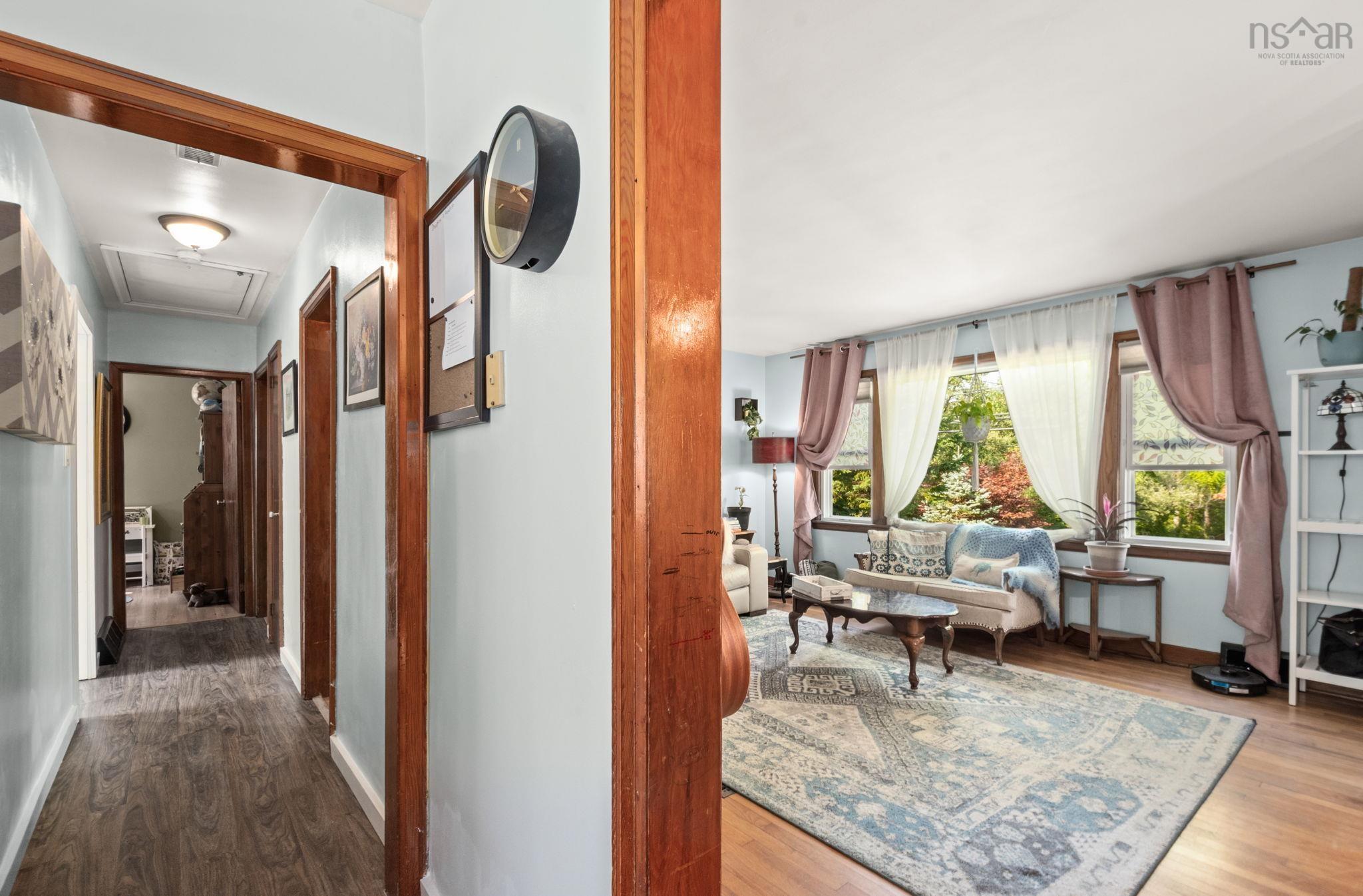 $499,900.00: 2152 St. Margarets Bay Road, Timberlea