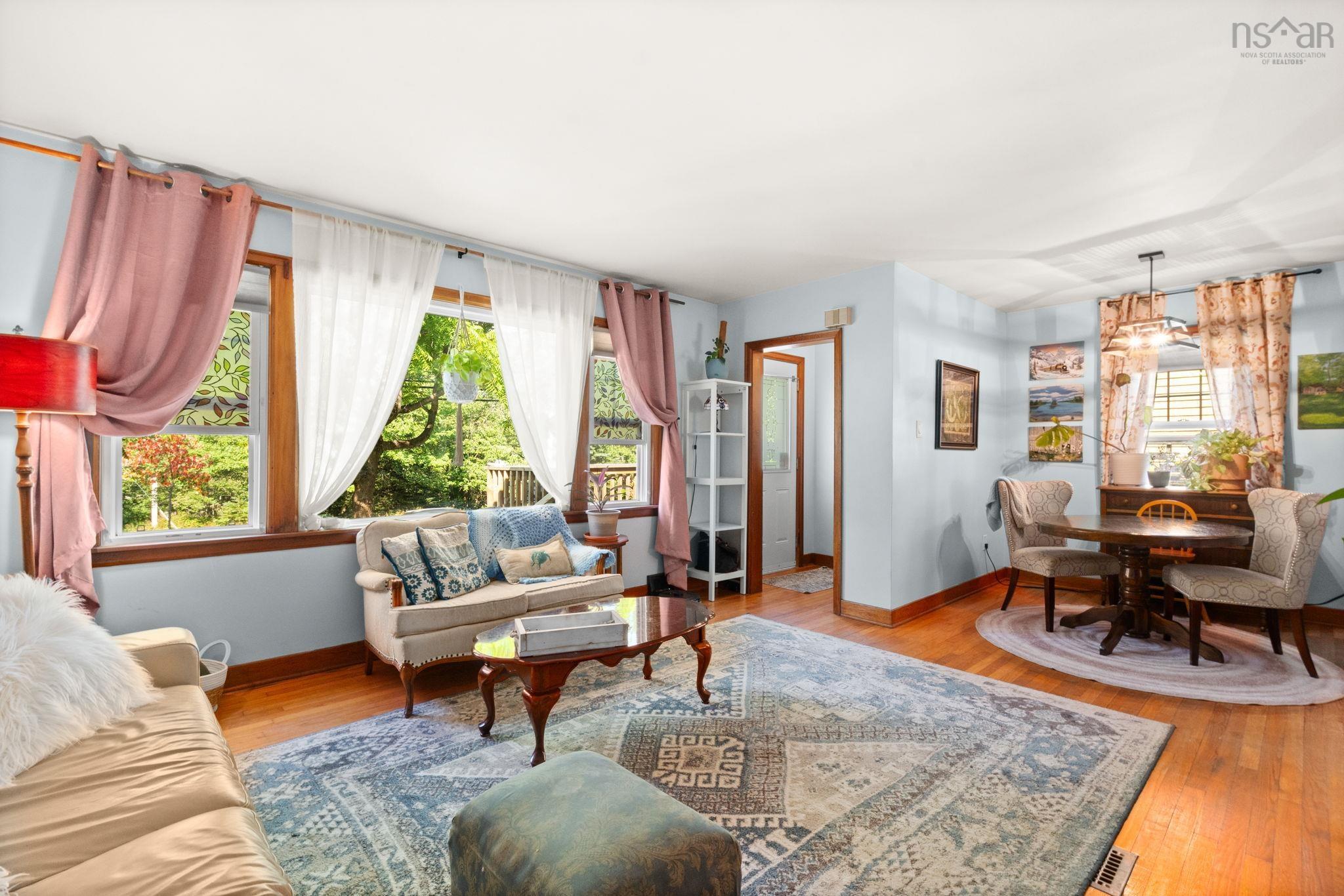 $499,900.00: 2152 St. Margarets Bay Road, Timberlea