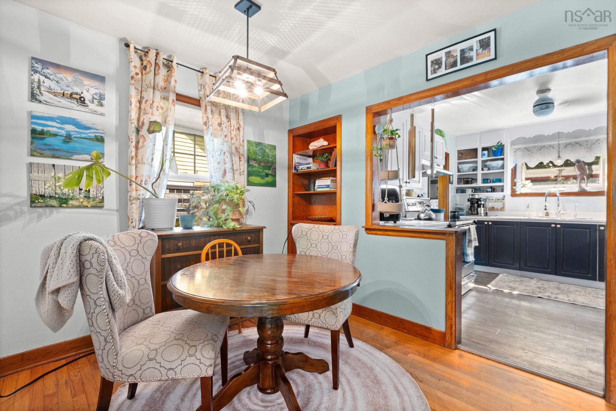 $499,900.00: 2152 St. Margarets Bay Road, Timberlea