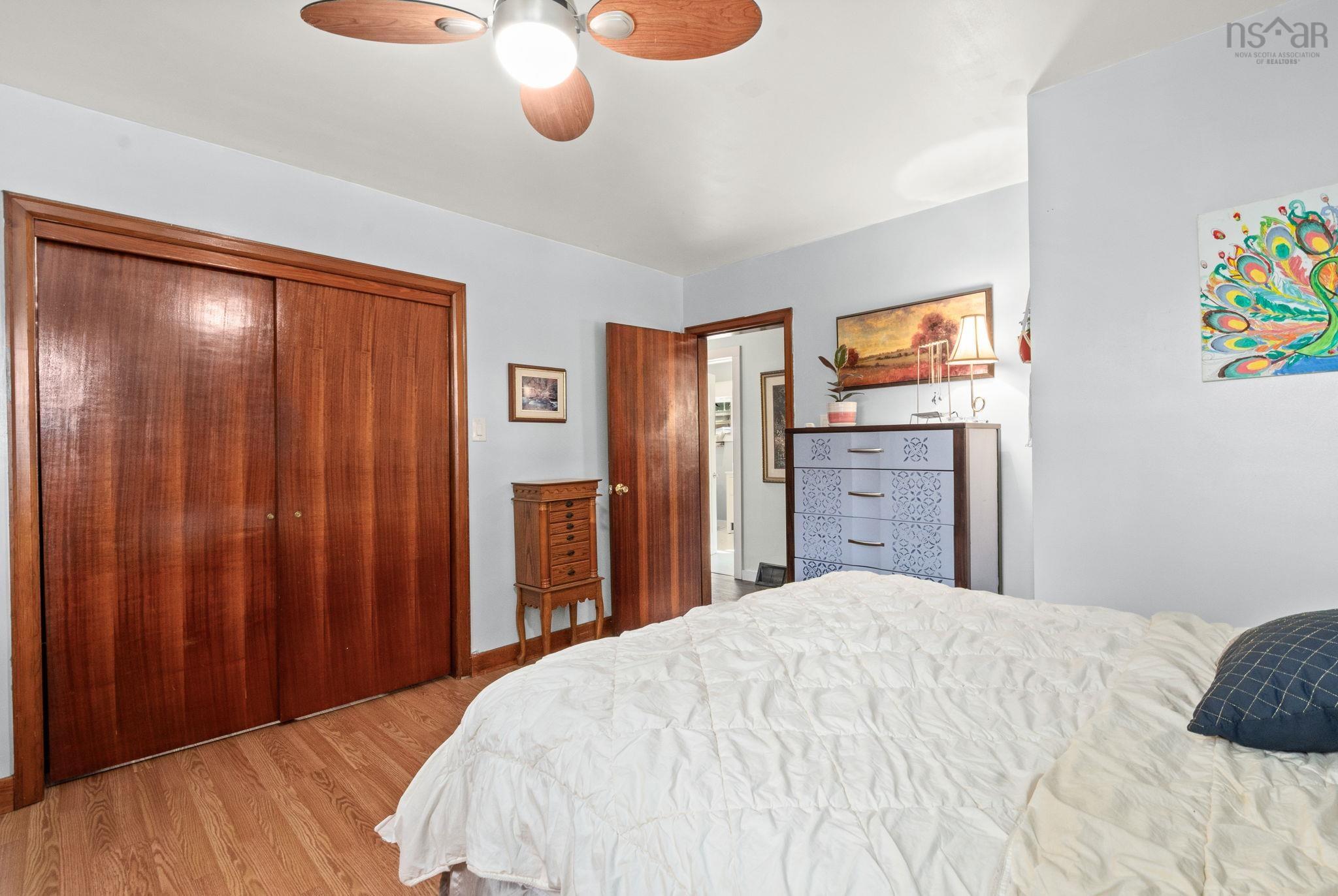 $499,900.00: 2152 St. Margarets Bay Road, Timberlea