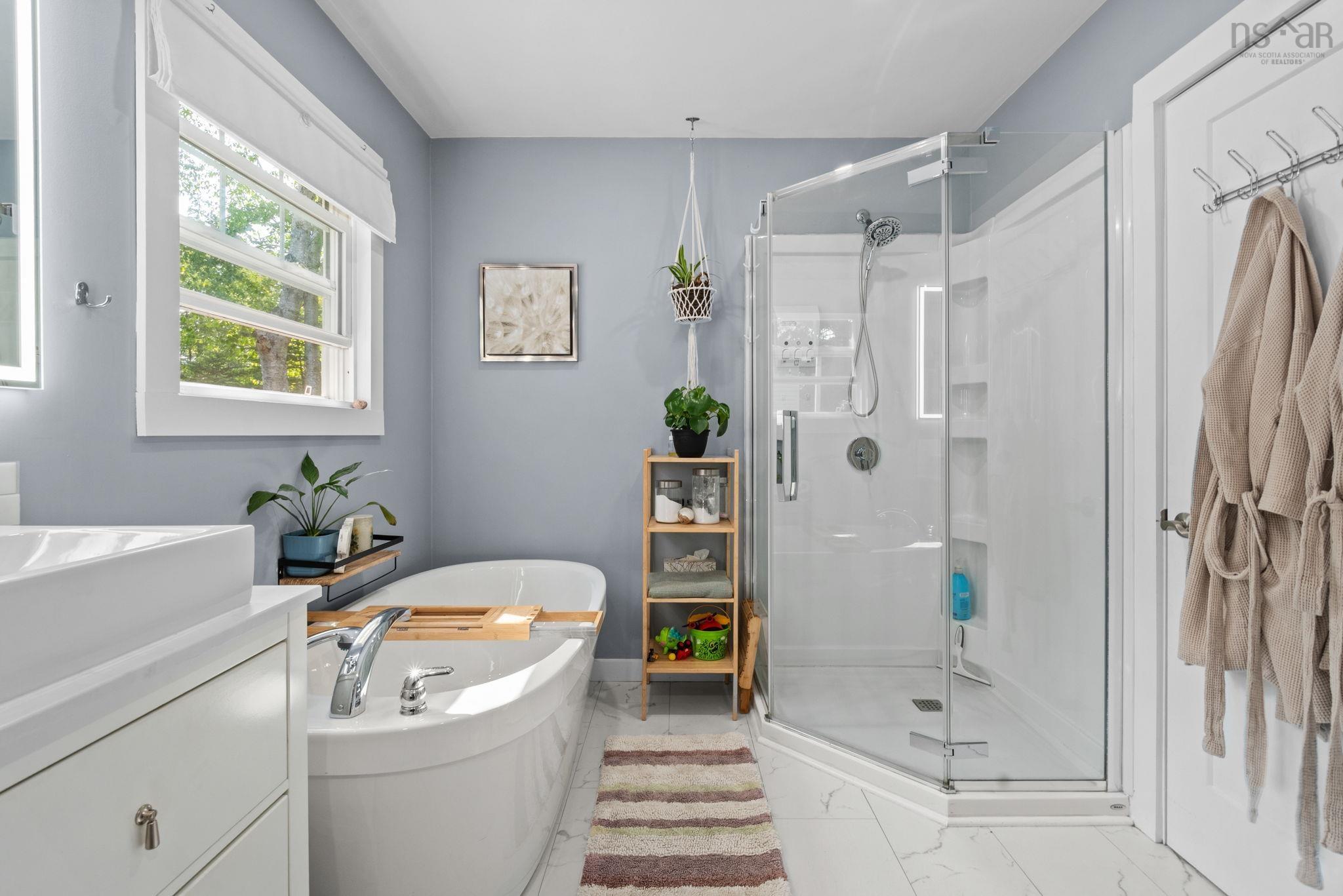 $499,900.00: 2152 St. Margarets Bay Road, Timberlea