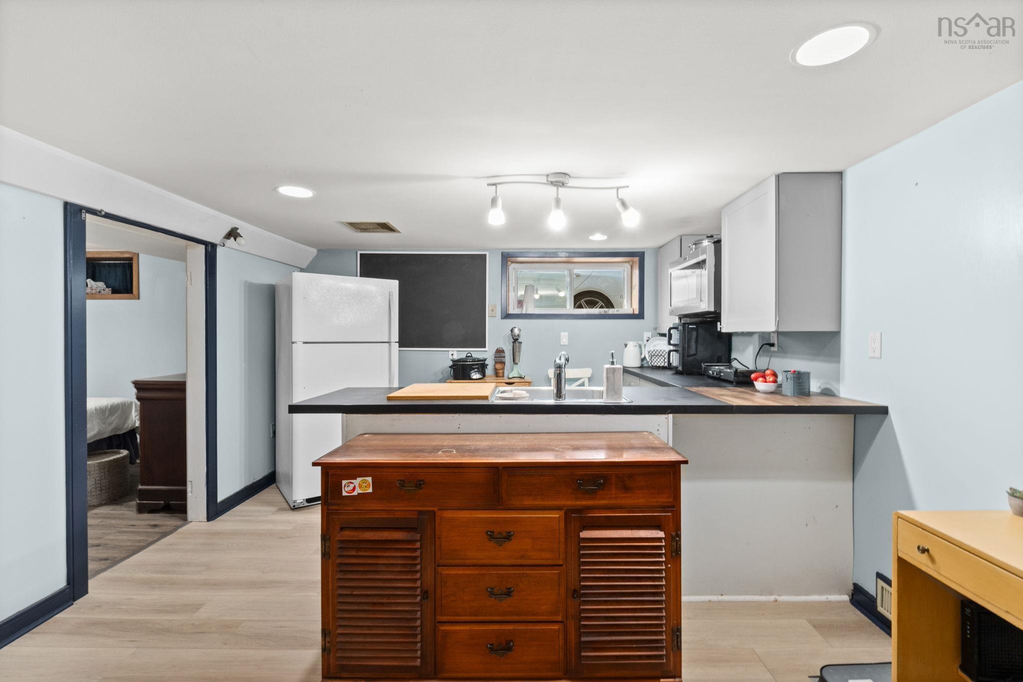 $499,900.00: 2152 St. Margarets Bay Road, Timberlea