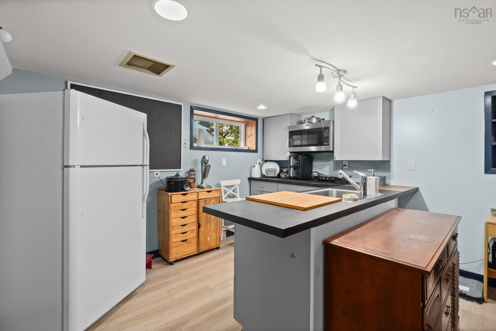 $499,900.00: 2152 St. Margarets Bay Road, Timberlea