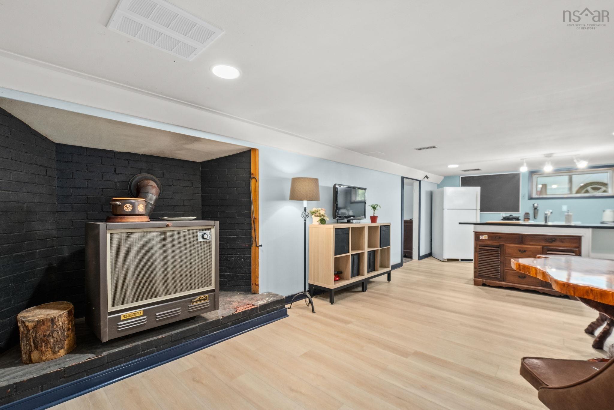 $499,900.00: 2152 St. Margarets Bay Road, Timberlea